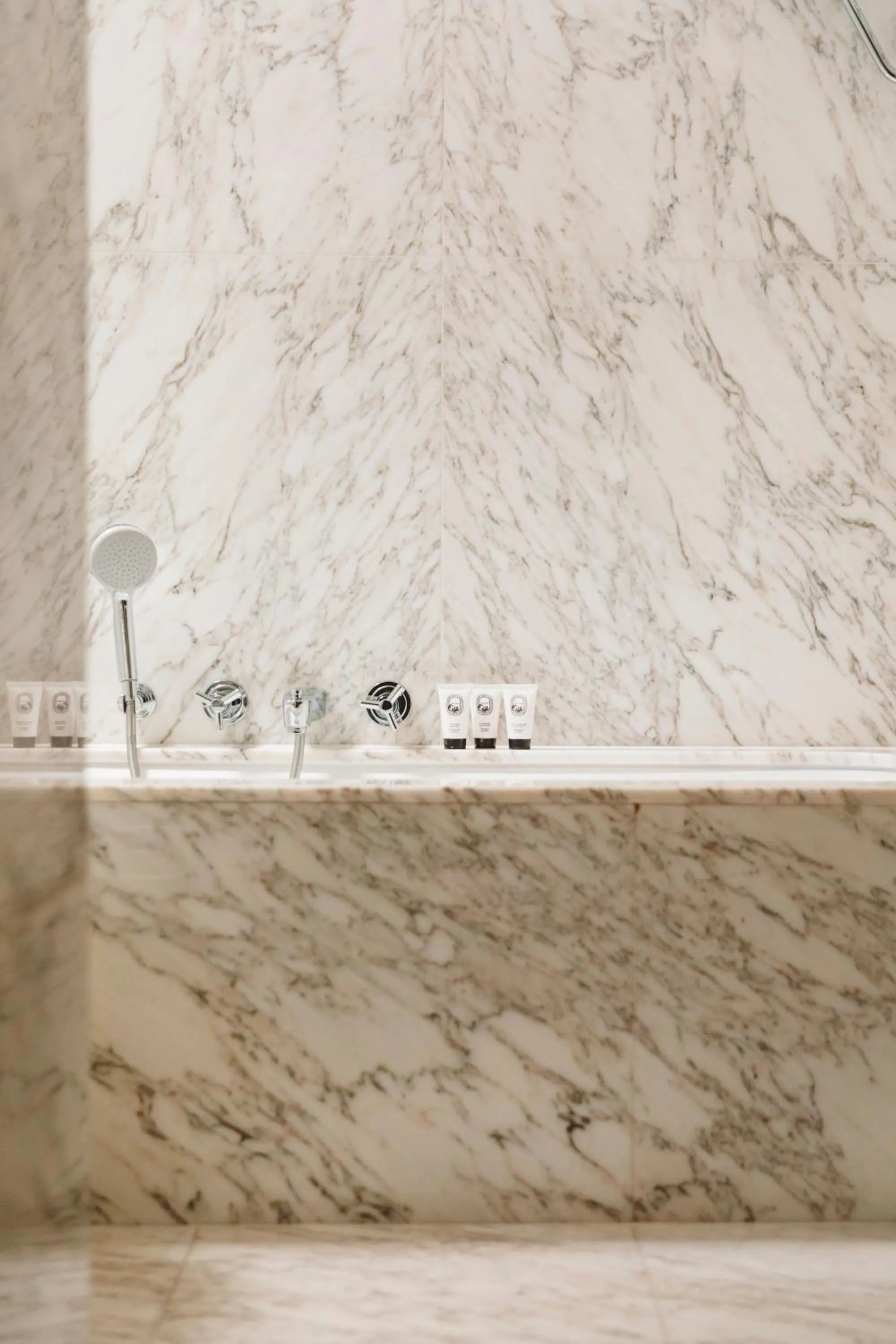 Bathroom in Hôtel de l'Abbaye