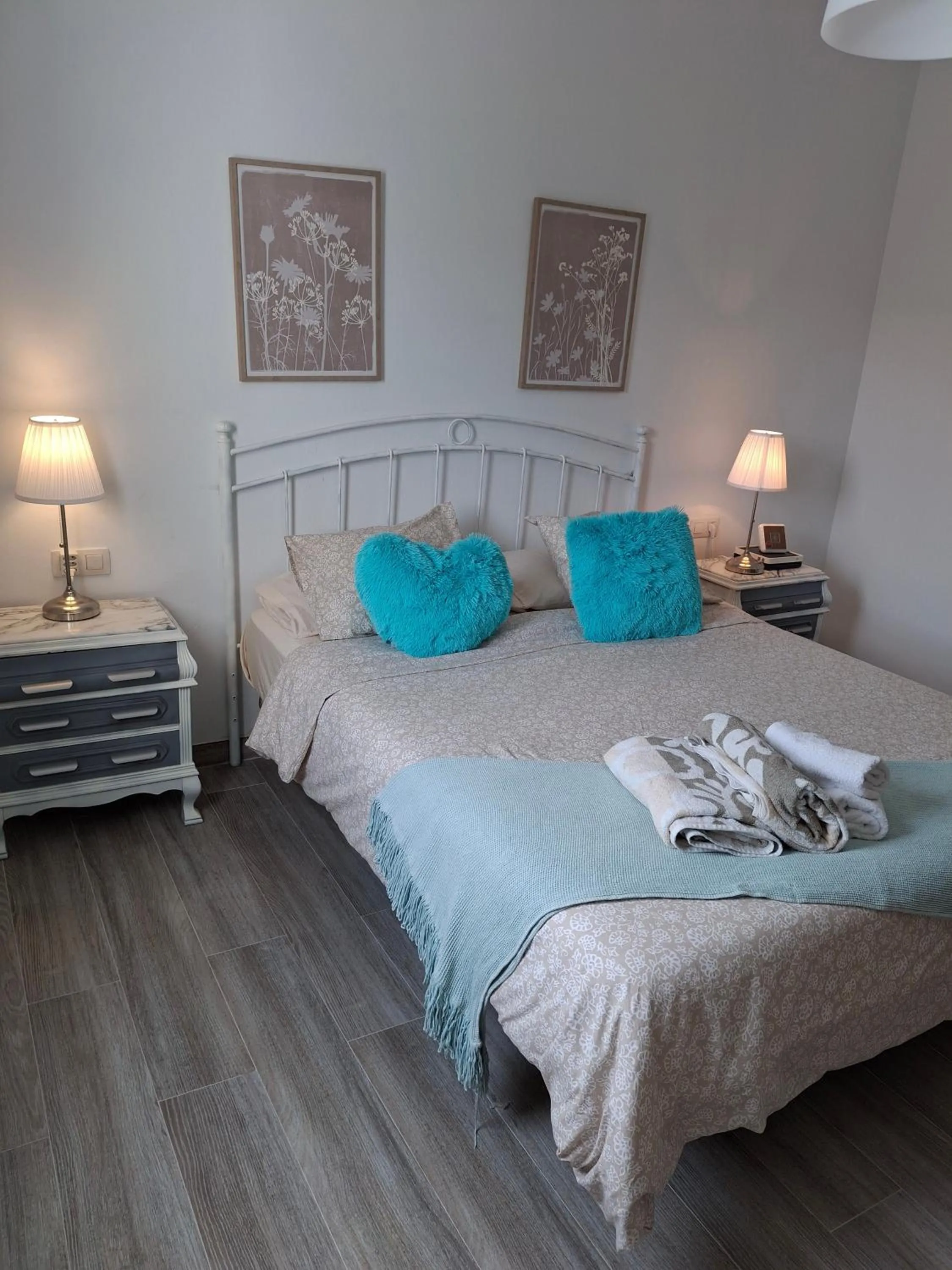 Living room, Bed in Villa Mariola