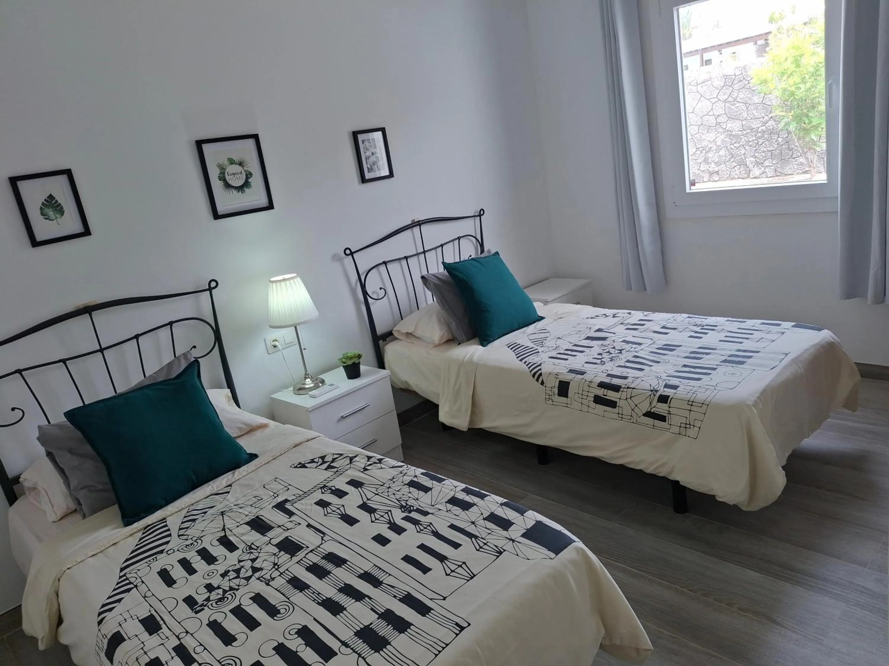 Living room, Bed in Villa Mariola