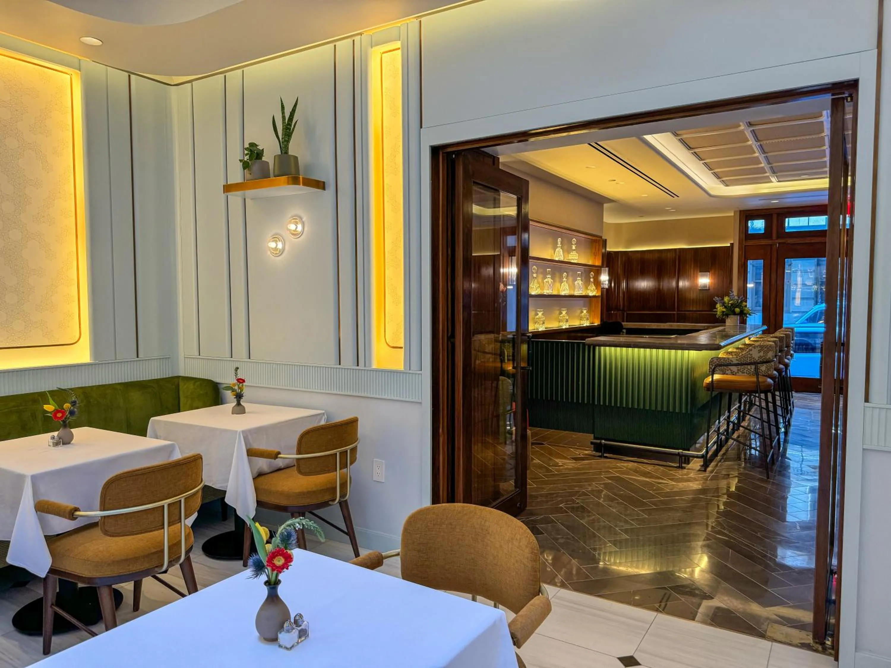 Lounge or bar, Bed in Iroquois New York Times Square