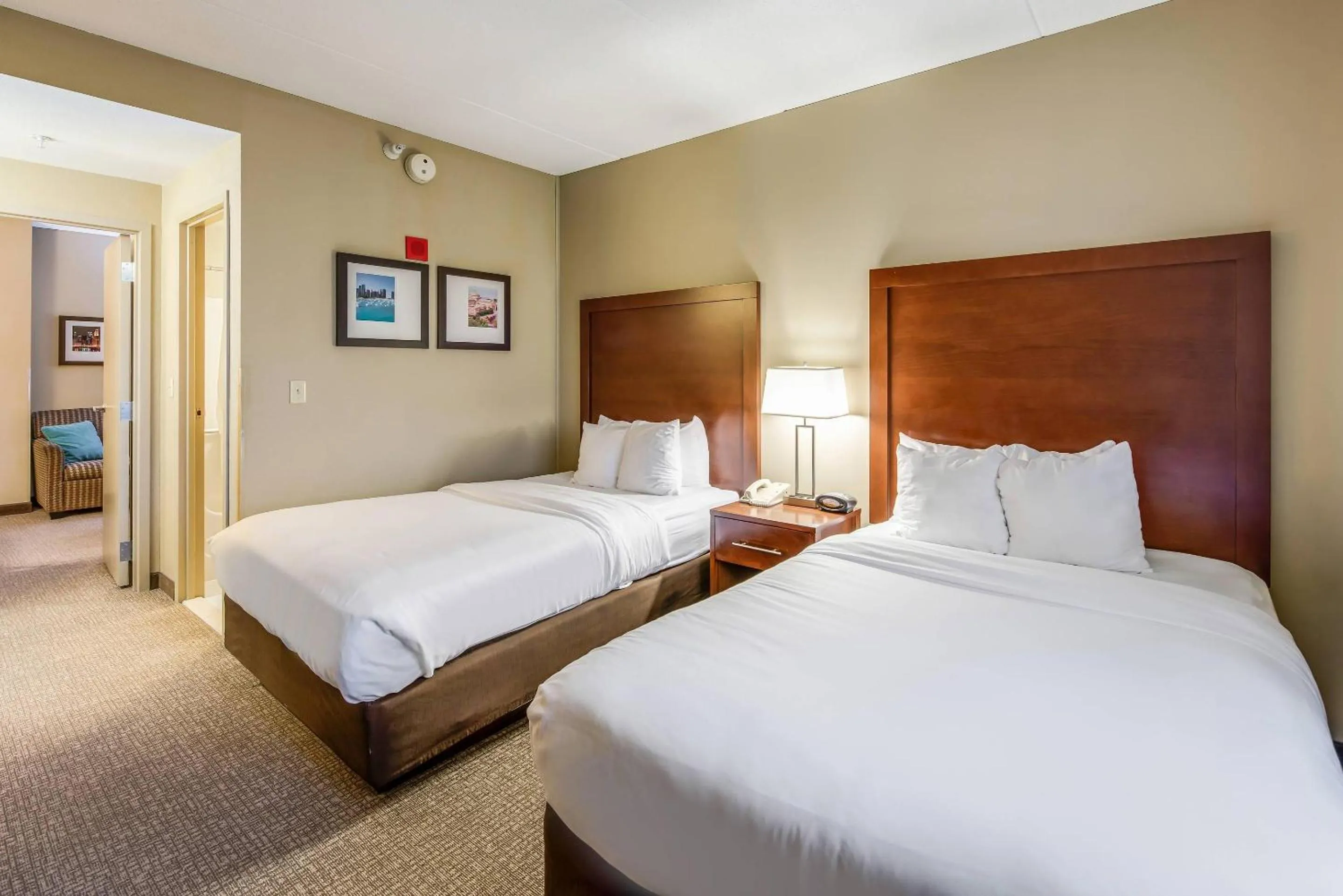 Bedroom in Comfort Suites Chicago O'Hare Airport