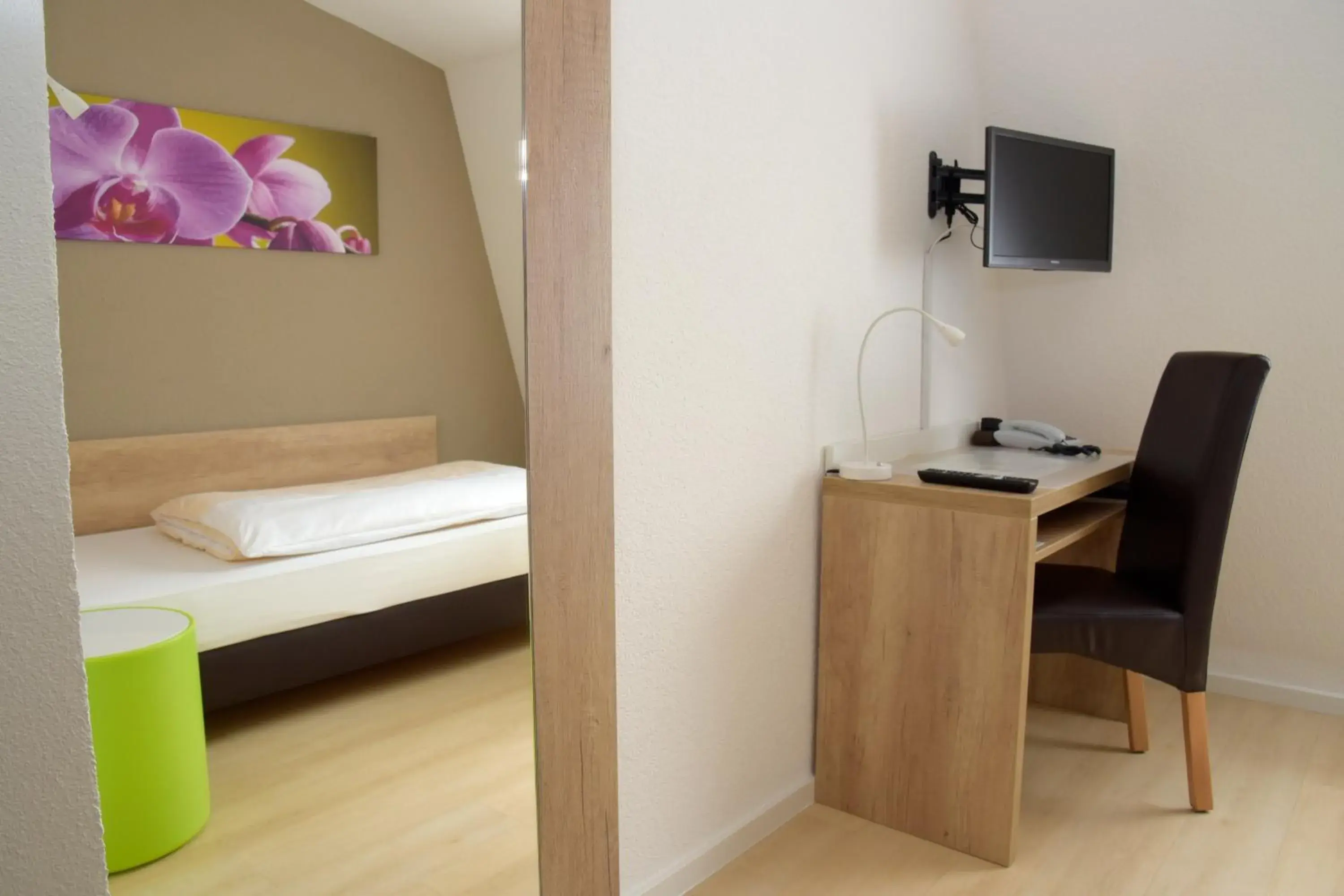 Single Room with Bathroom - single occupancy in Hotel - Restaurant Baumann Single Room with Bathroom - single occupancy in Hotel - Restaurant Baumann