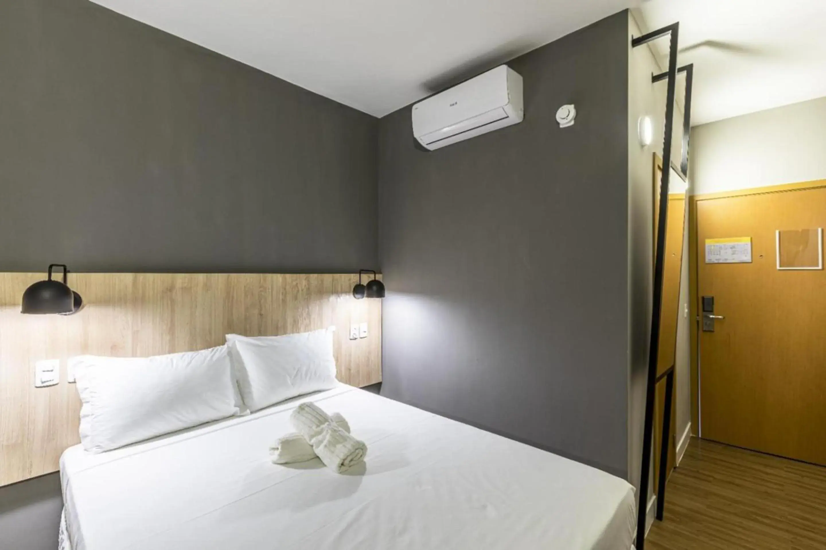 Deluxe Room (2 Adults + 1 Child) - single occupancy in Hotel Graal Inn Itatiaia Deluxe Room (2 Adults + 1 Child) - single occupancy in Hotel Graal Inn Itatiaia