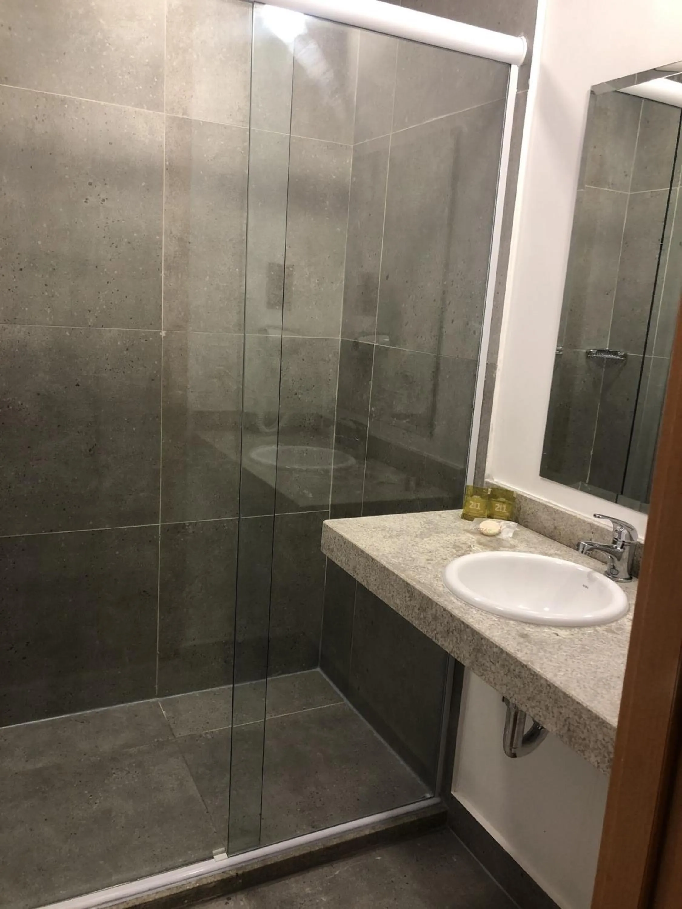 Shower in Hotel Graal Inn Itatiaia