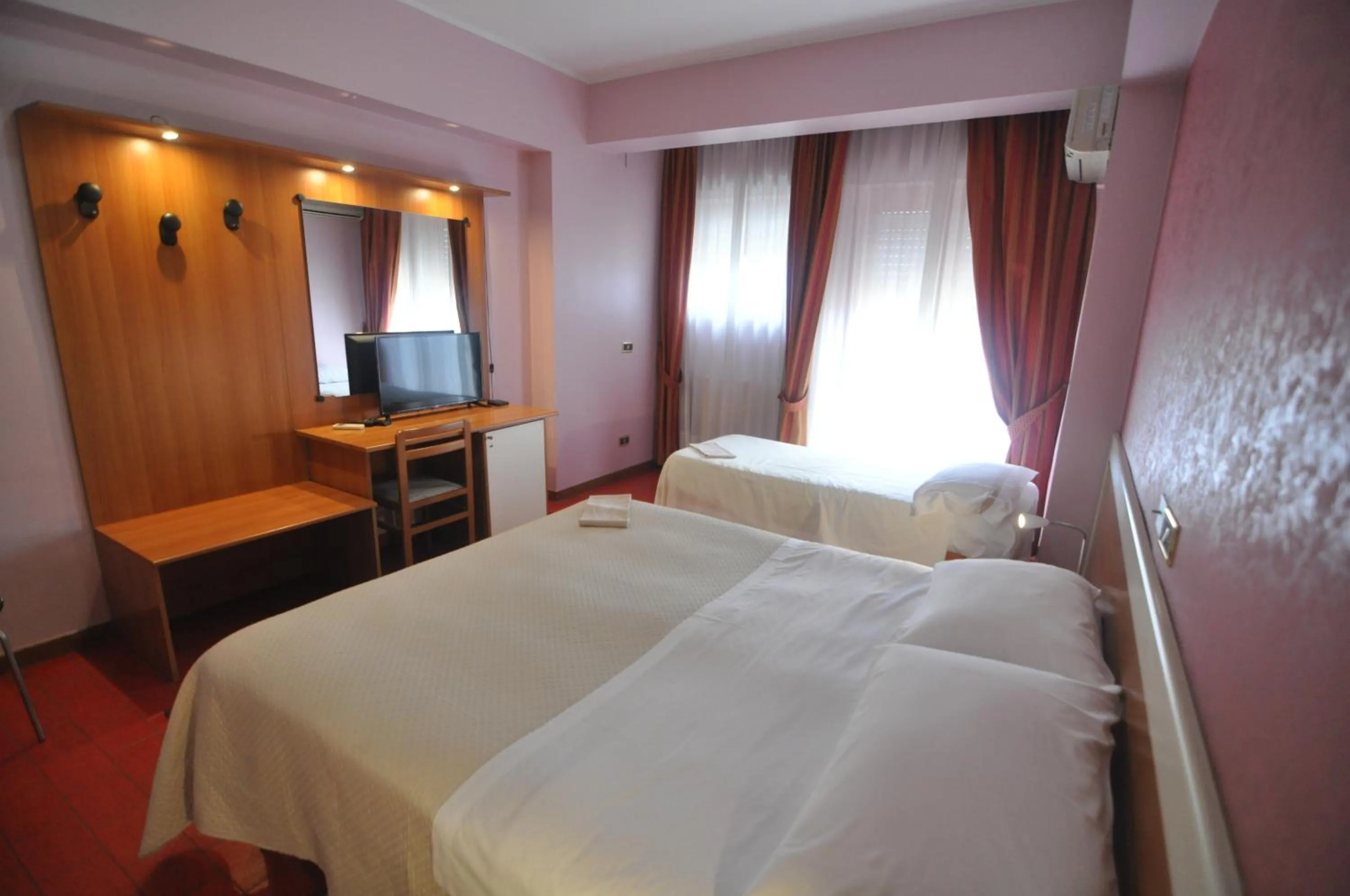 Bed in Hotel Ristorante Mommo