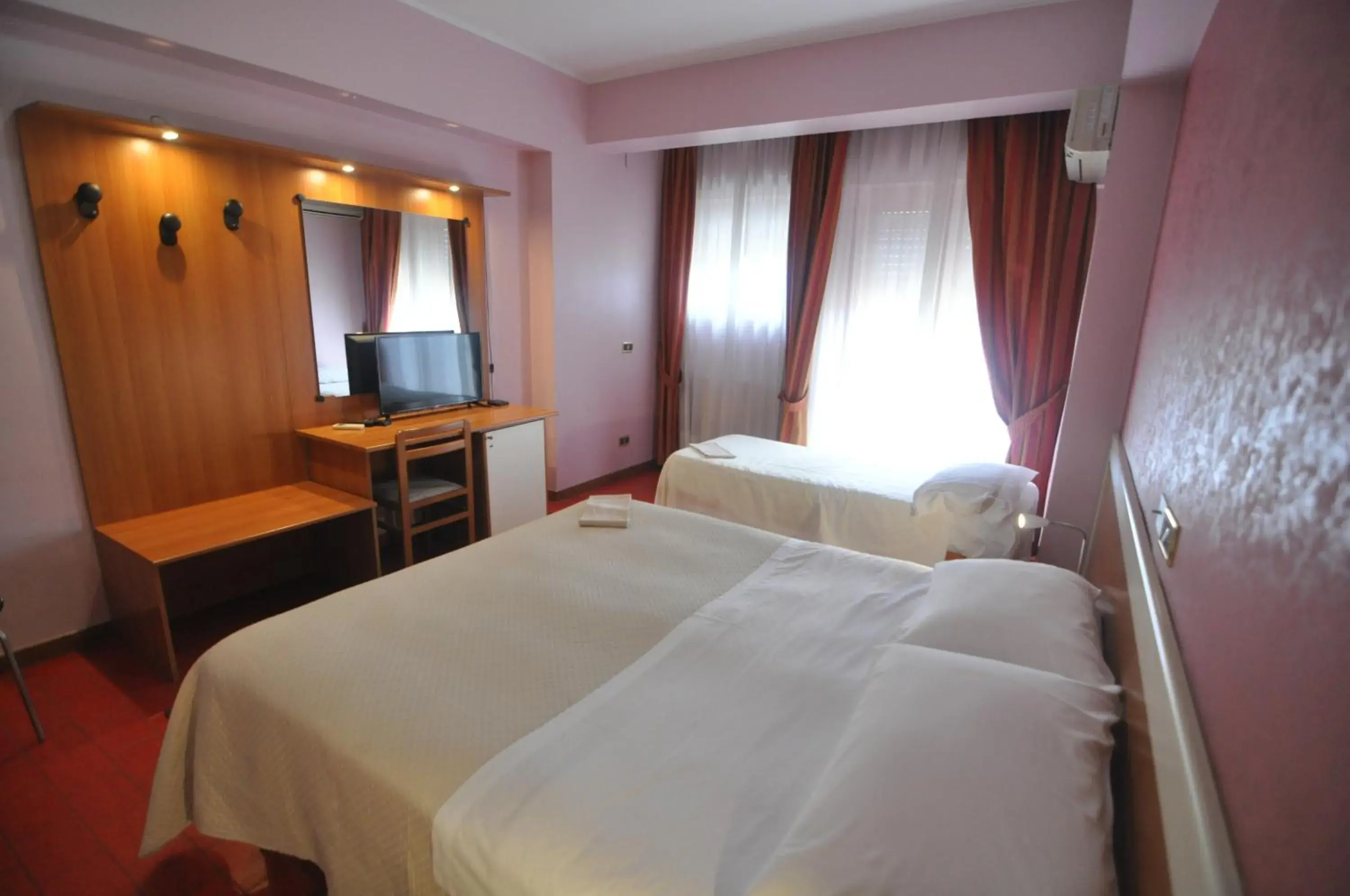 Triple Room in Hotel Ristorante Mommo Triple Room in Hotel Ristorante Mommo