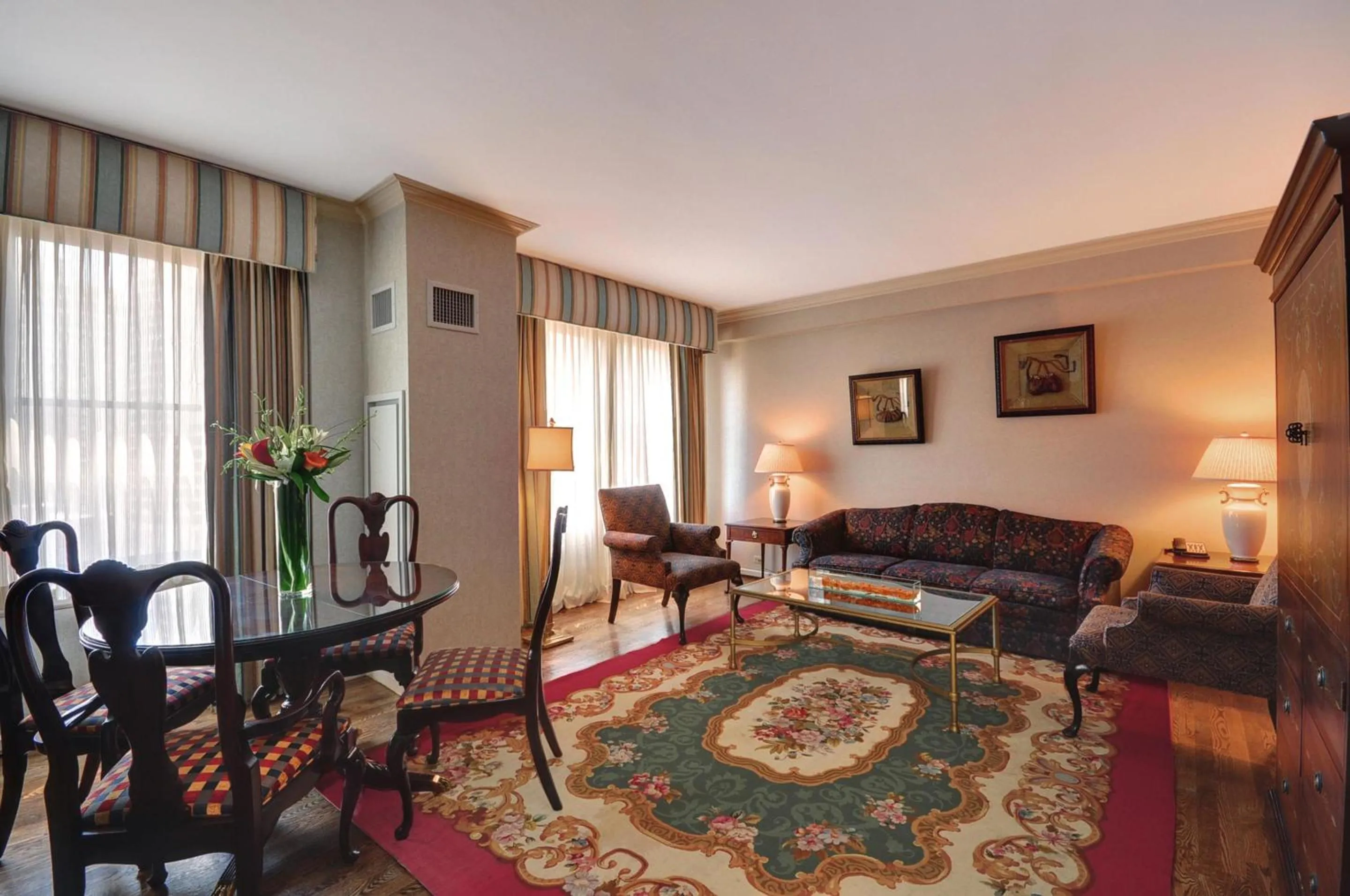 Photo of the whole room in The Whitehall Hotel - BW Premier Collection