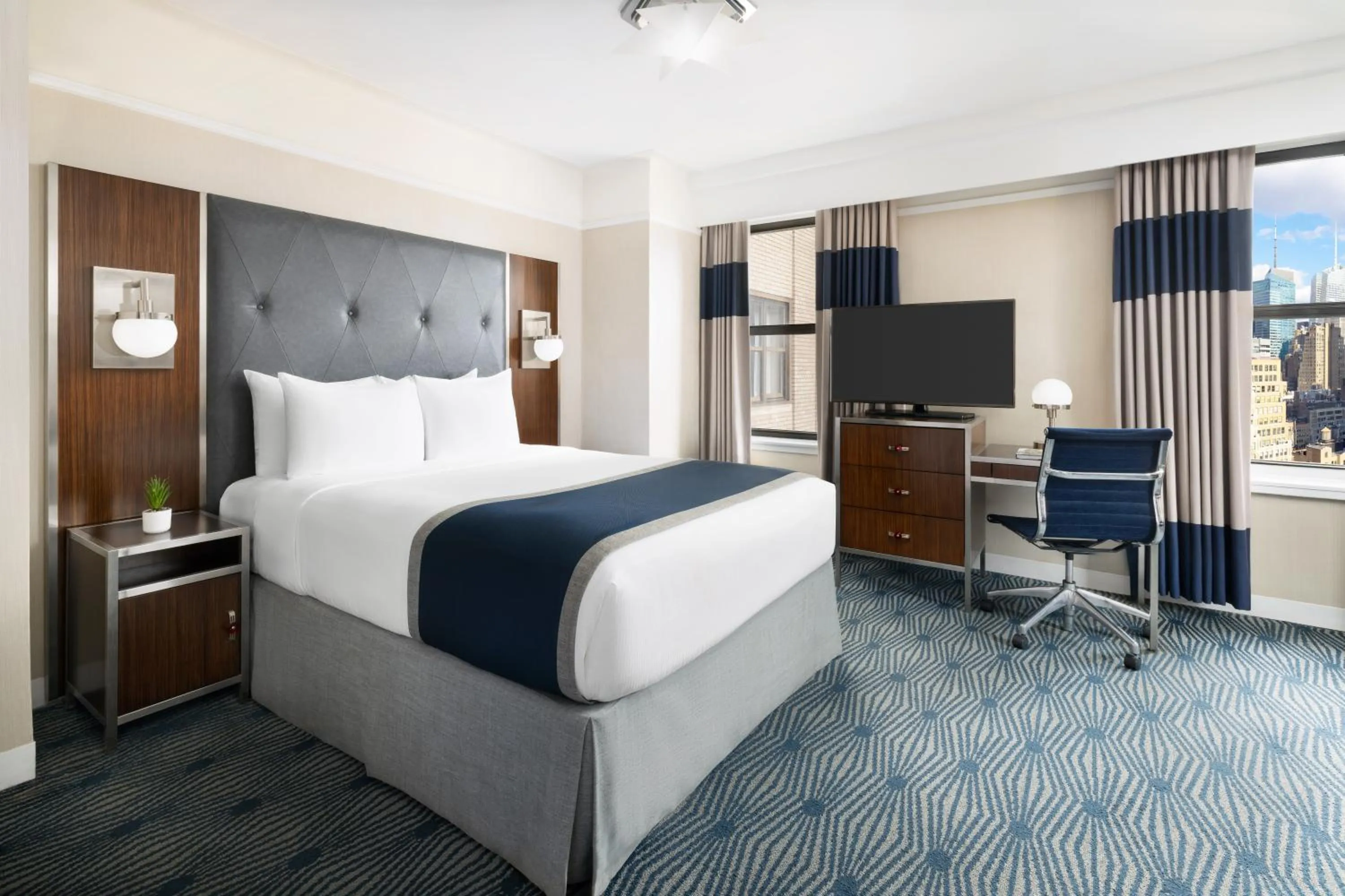 Photo of the whole room, Bed in New Yorker by Lotte Hotels