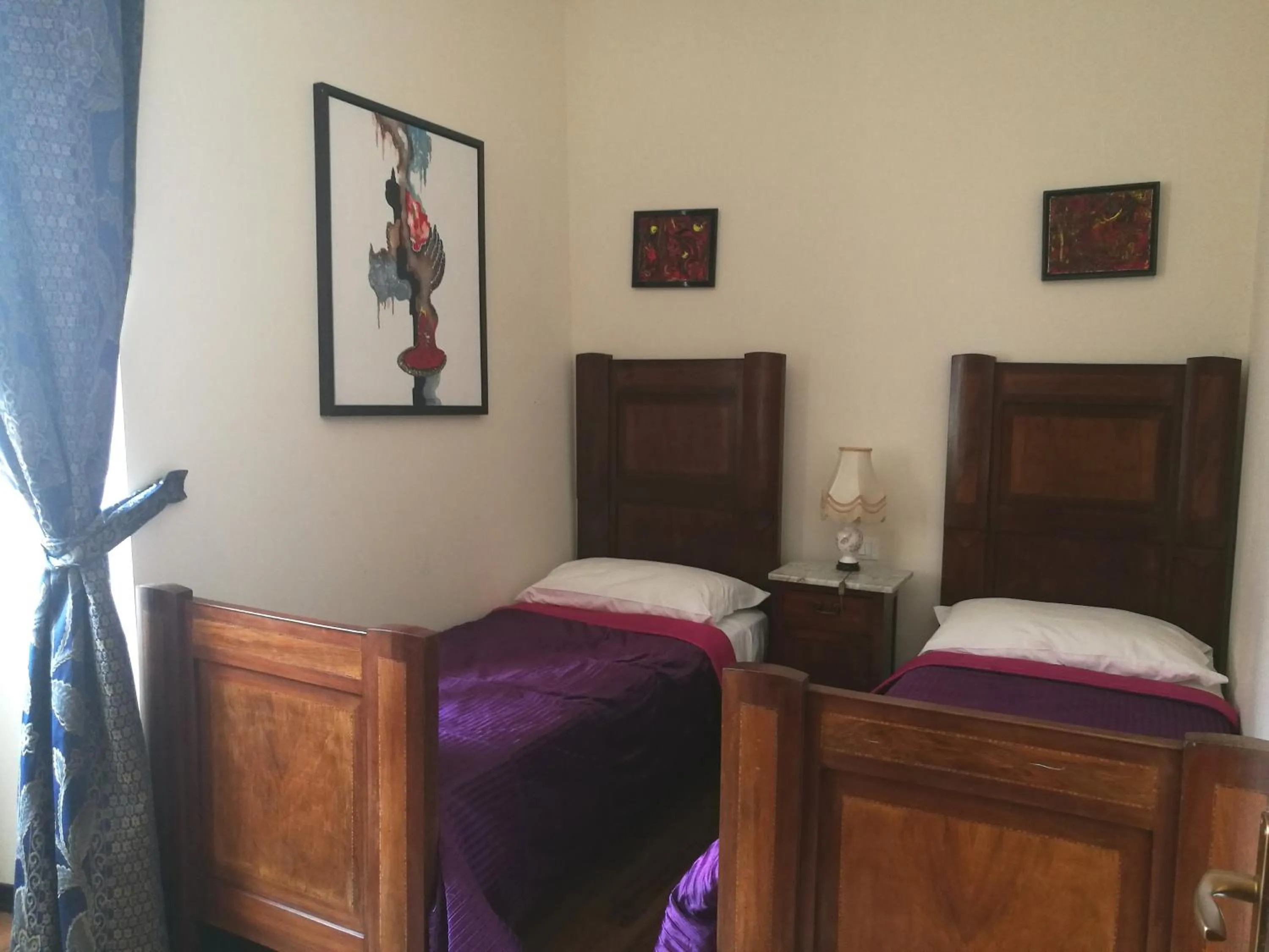 Bedroom, Bed in Legacy