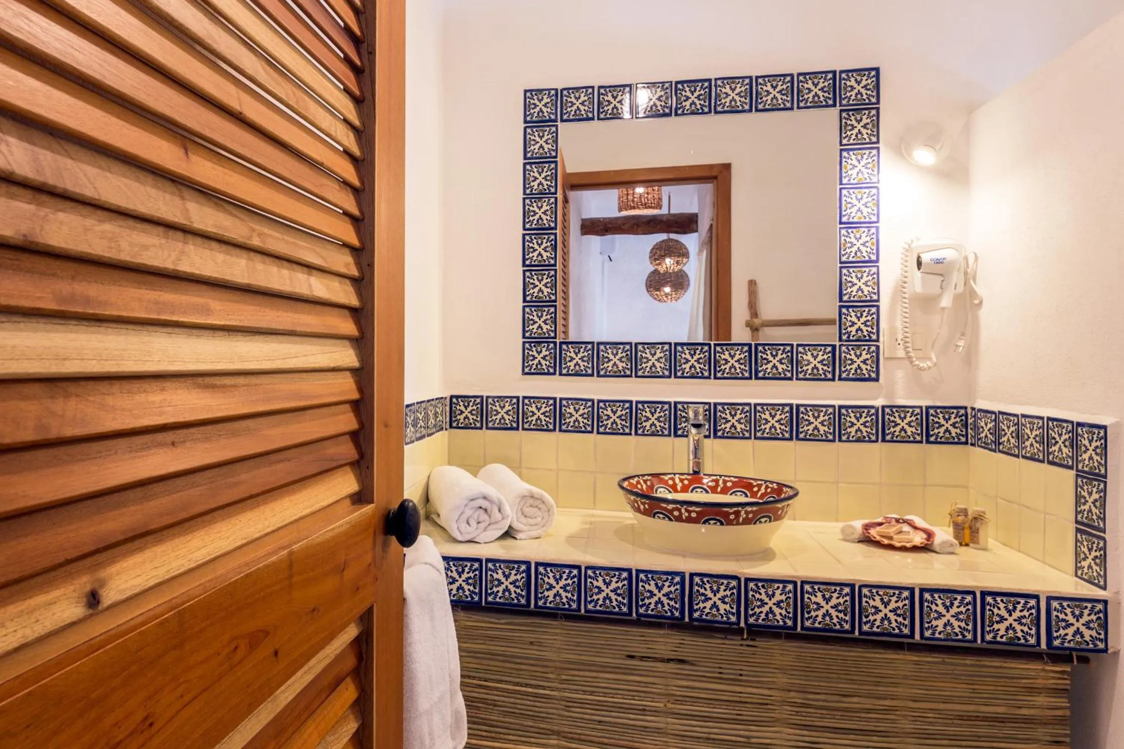 Mawimbi Boutique Hotel
