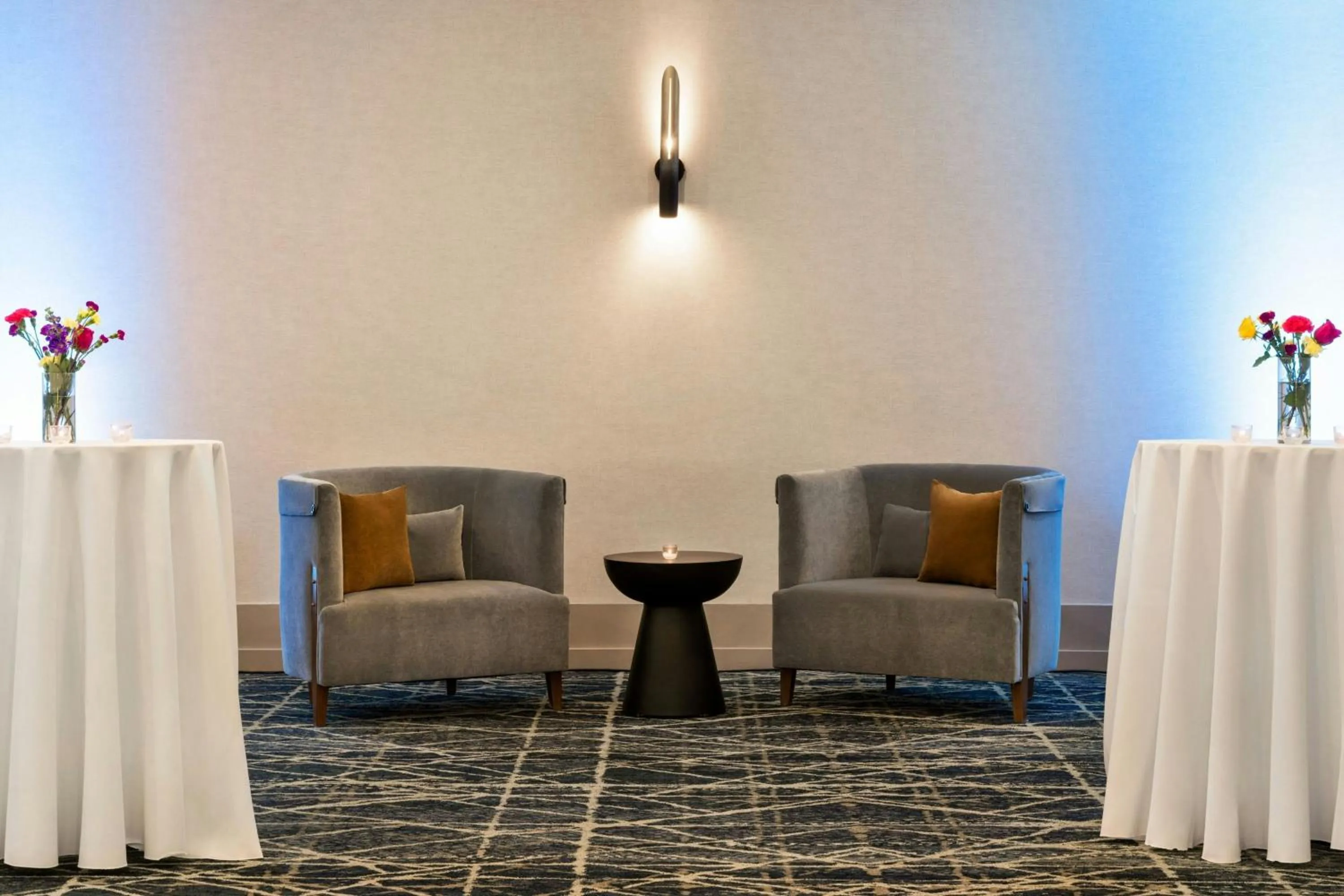 Lobby or reception in Sheraton Suites Chicago O'Hare