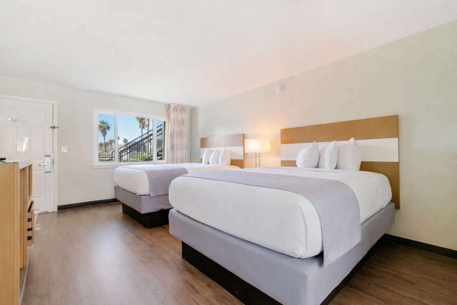 Bedroom, Bed in The Atwood Hotel San Diego - SeaWorld/Zoo