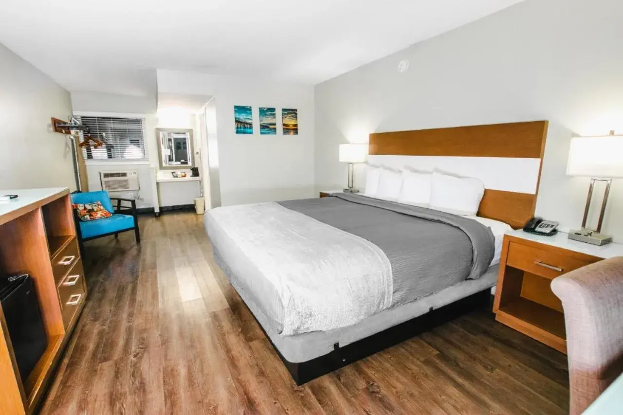 Bedroom, Bed in The Atwood Hotel San Diego - SeaWorld/Zoo Bedroom, Bed in The Atwood Hotel San Diego - SeaWorld/Zoo