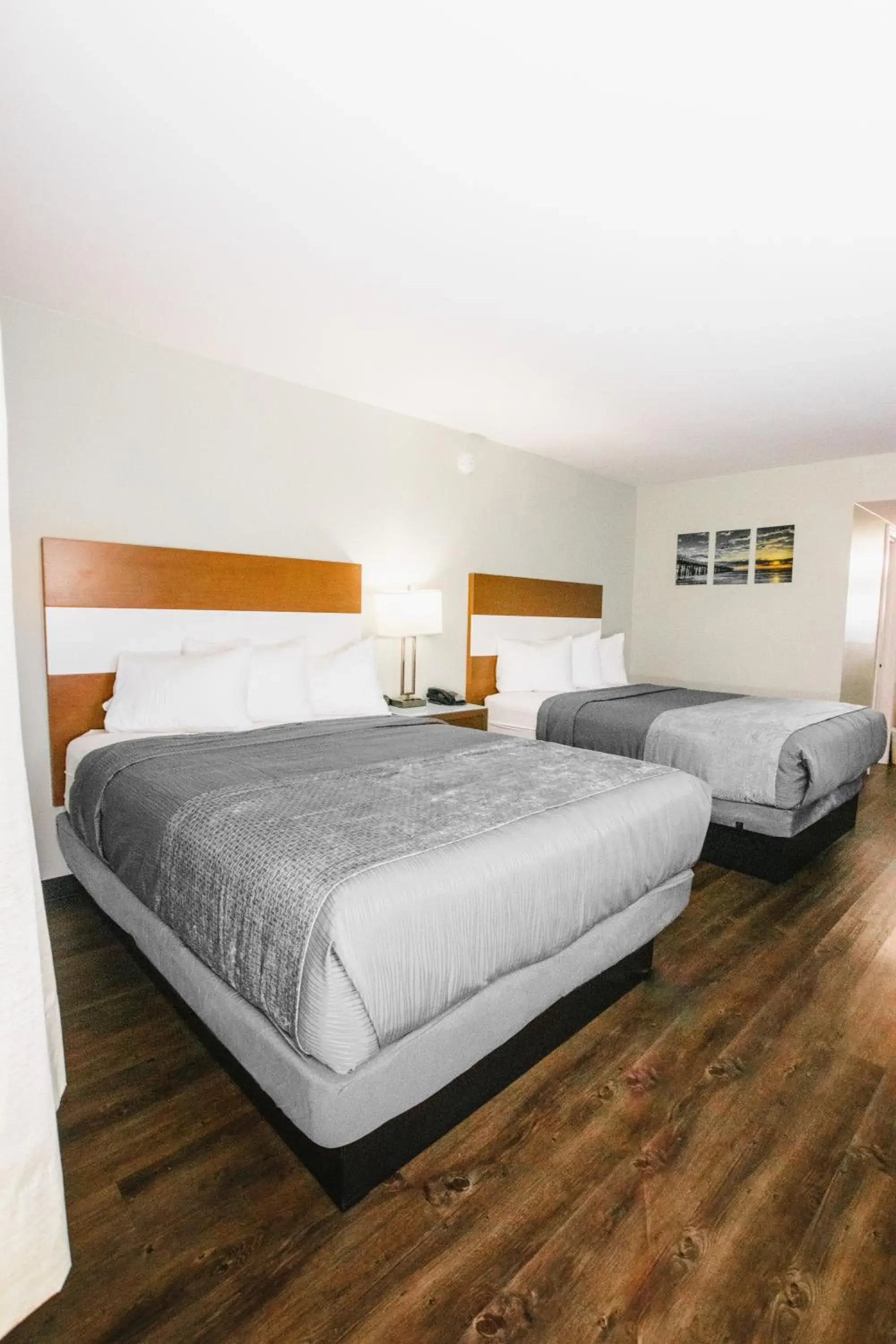 Bedroom, Bed in The Atwood Hotel San Diego - SeaWorld/Zoo Bedroom, Bed in The Atwood Hotel San Diego - SeaWorld/Zoo