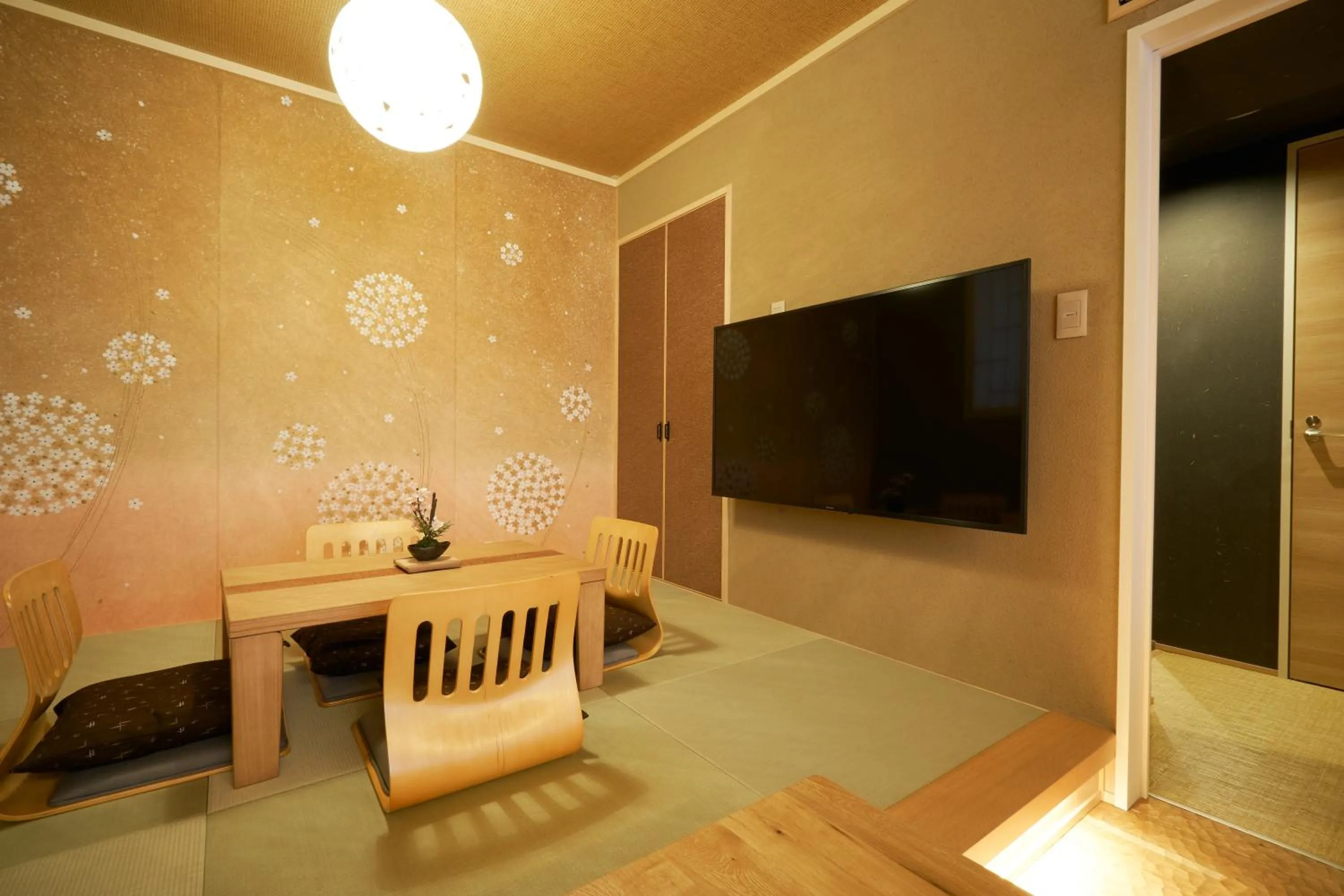 Seating area in プライベートホテル 四季の彩