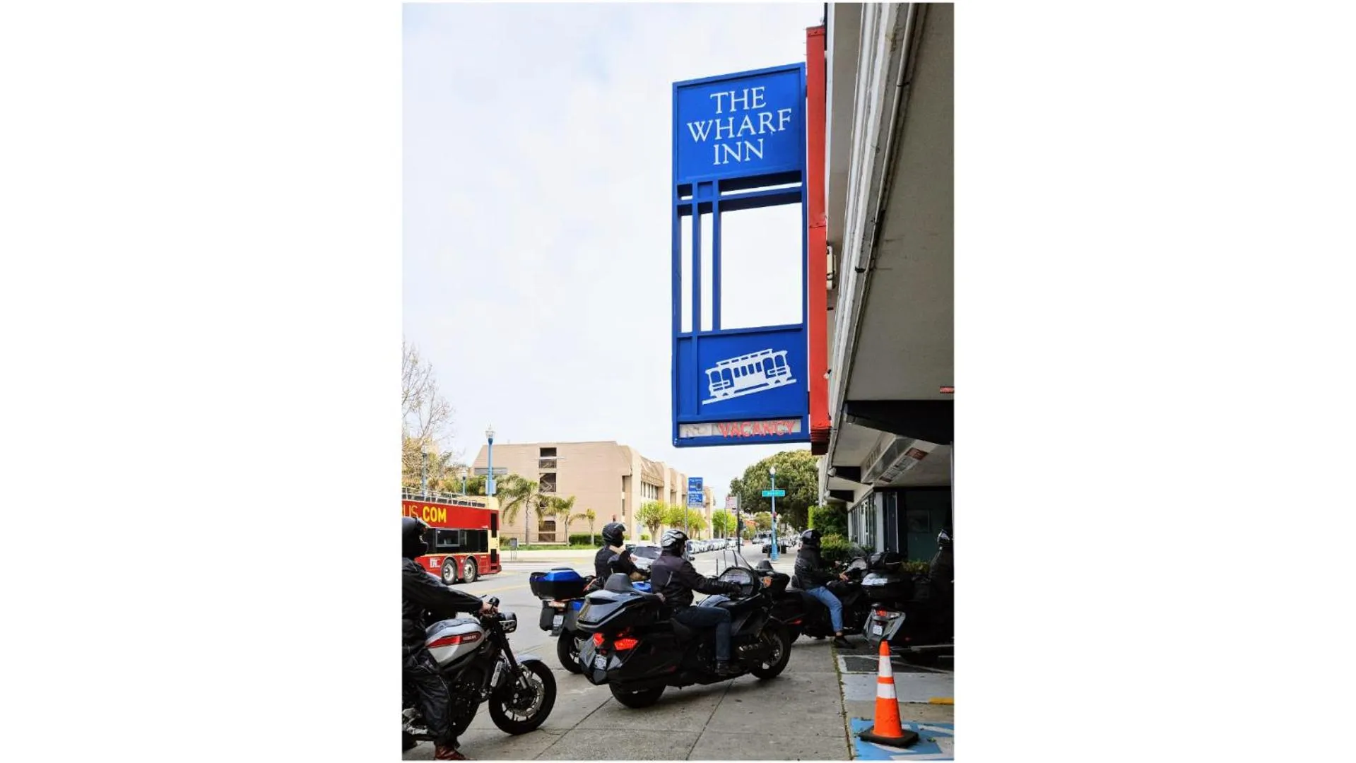 Facade/entrance in The Wharf Inn