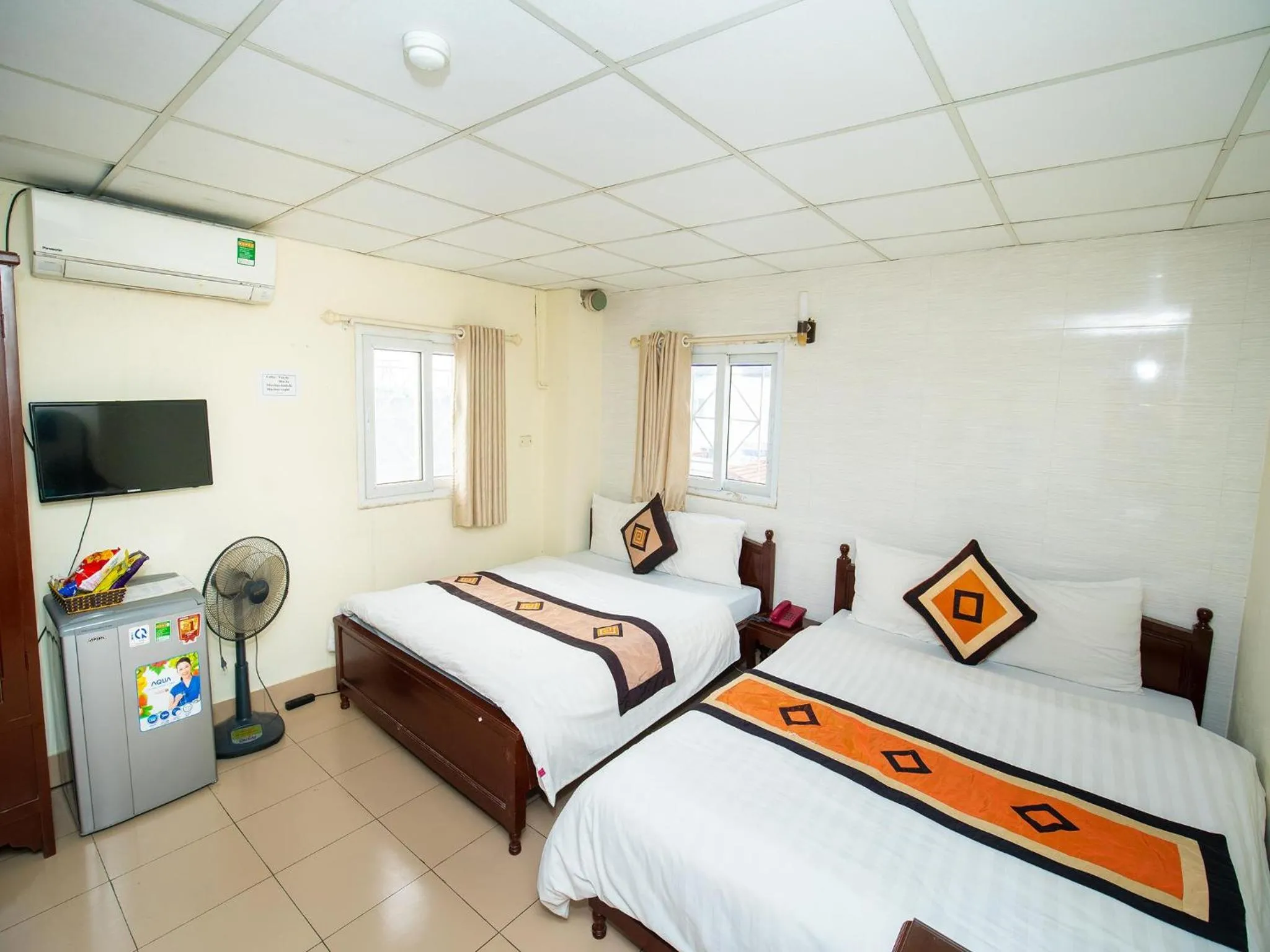 Photo of the whole room, Bed in Ho Sen Xanh Hotel
