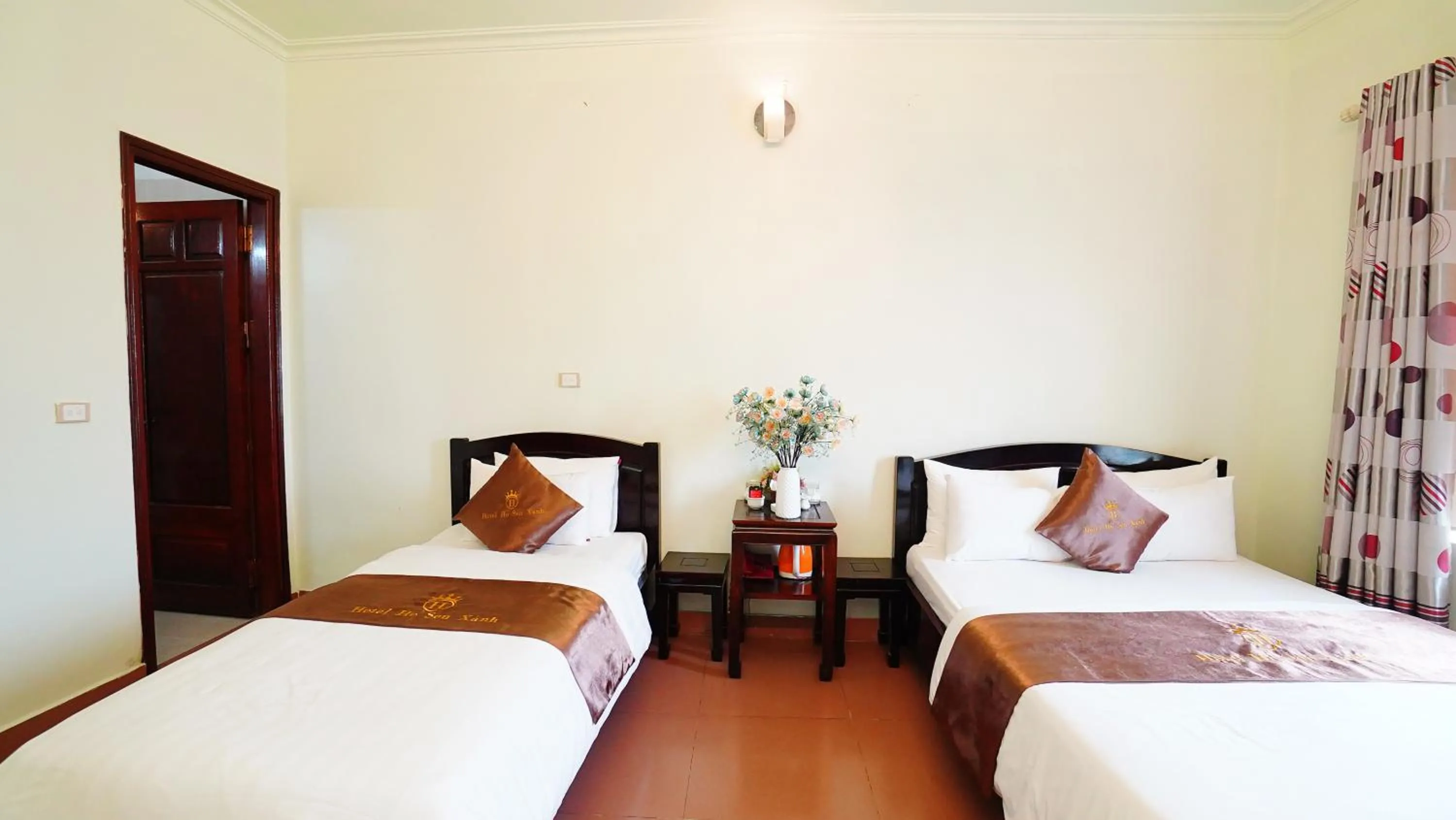Bed in Ho Sen Xanh Hotel