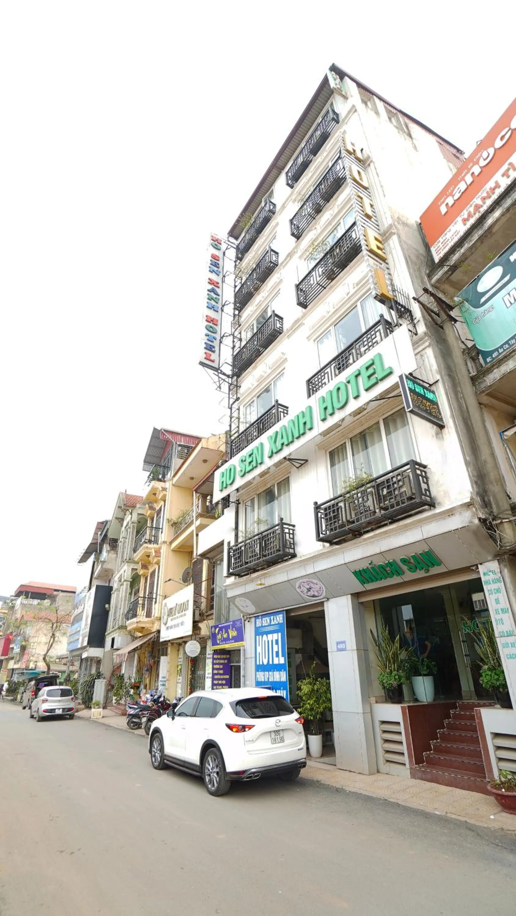 Ho Sen Xanh Hotel