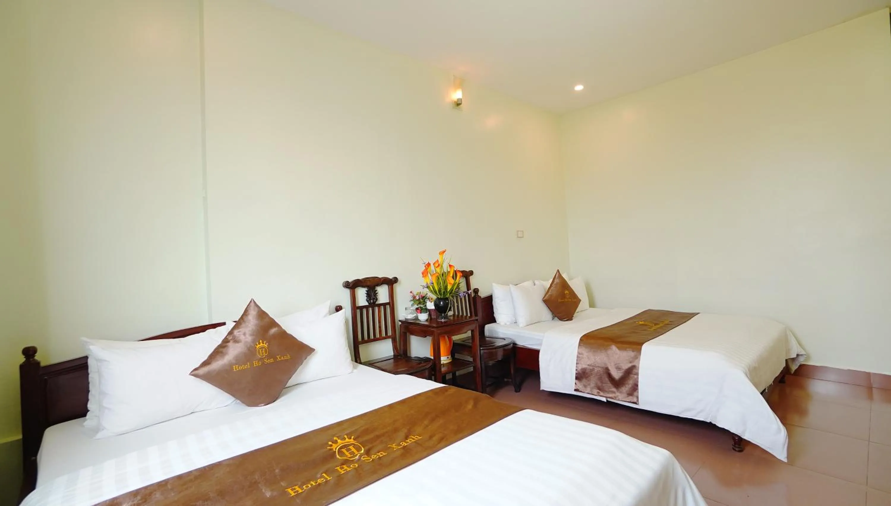 Bed in Ho Sen Xanh Hotel