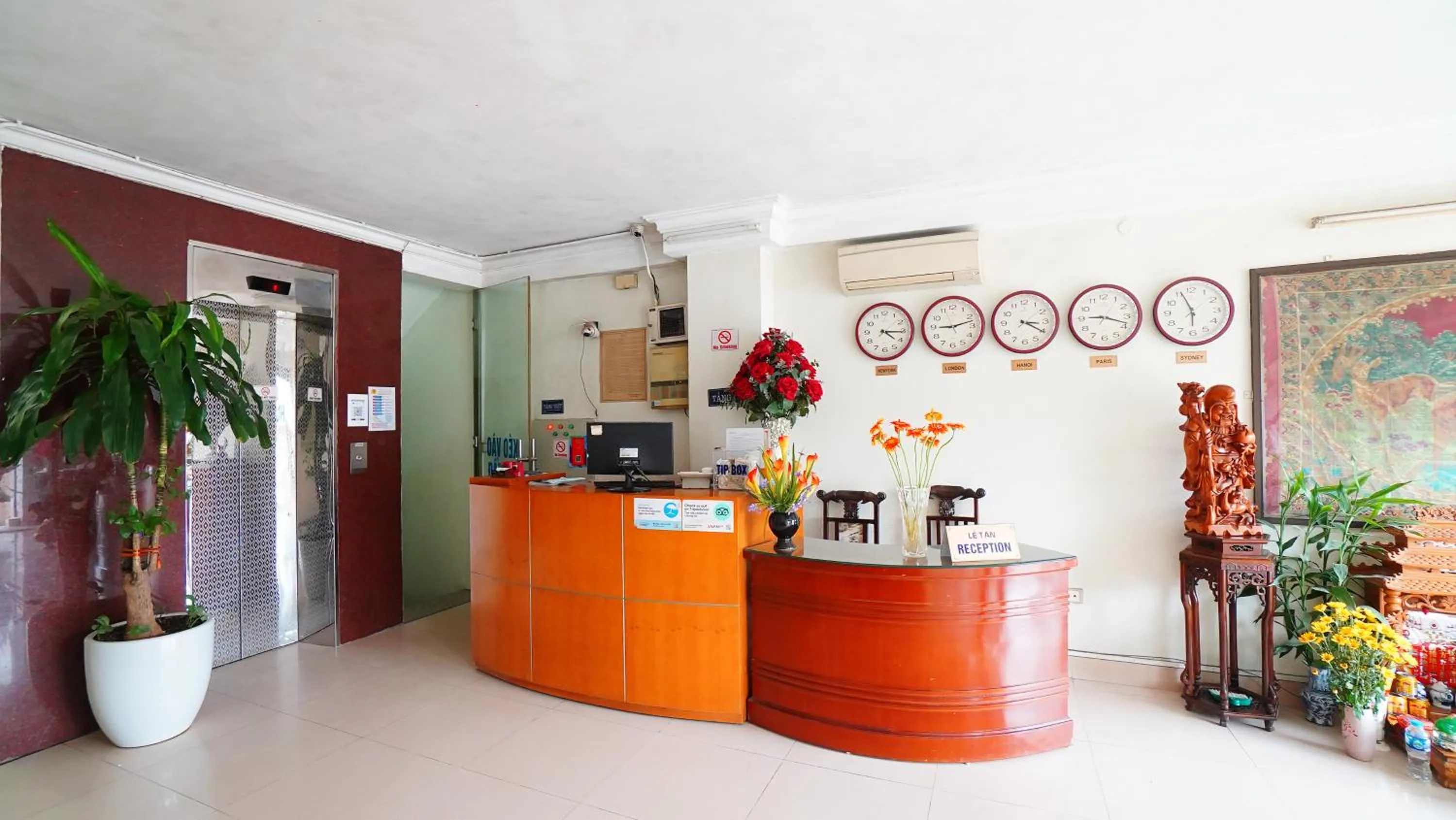 Ho Sen Xanh Hotel