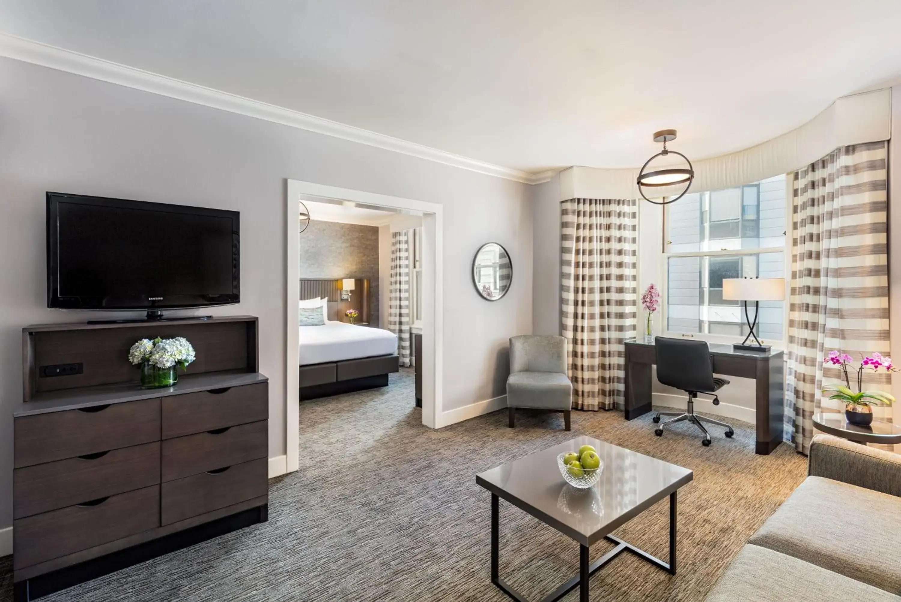 Bed in Handlery Union Square Hotel Bed in Handlery Union Square Hotel