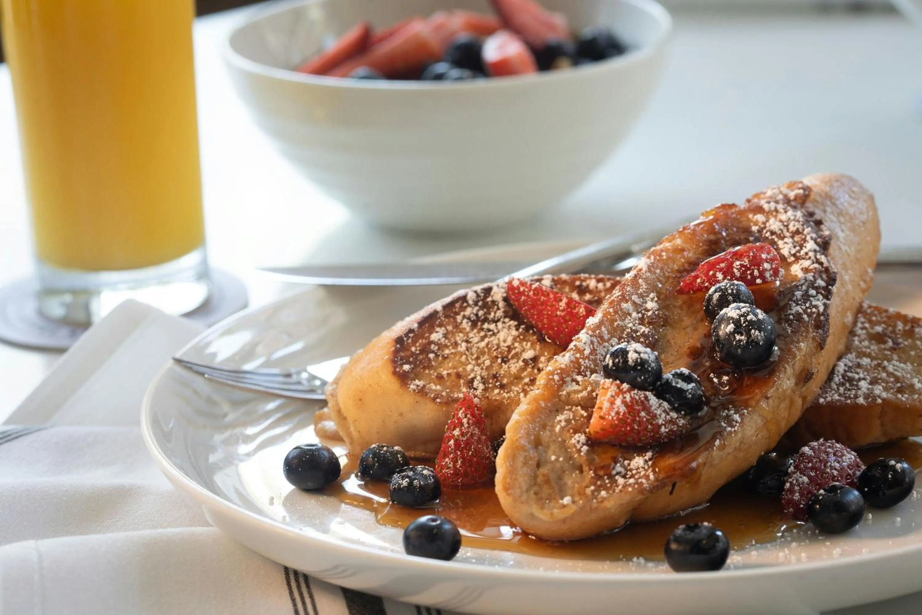 Breakfast in Hotel Tonnelle New Orleans, a Tribute Portfolio Hotel