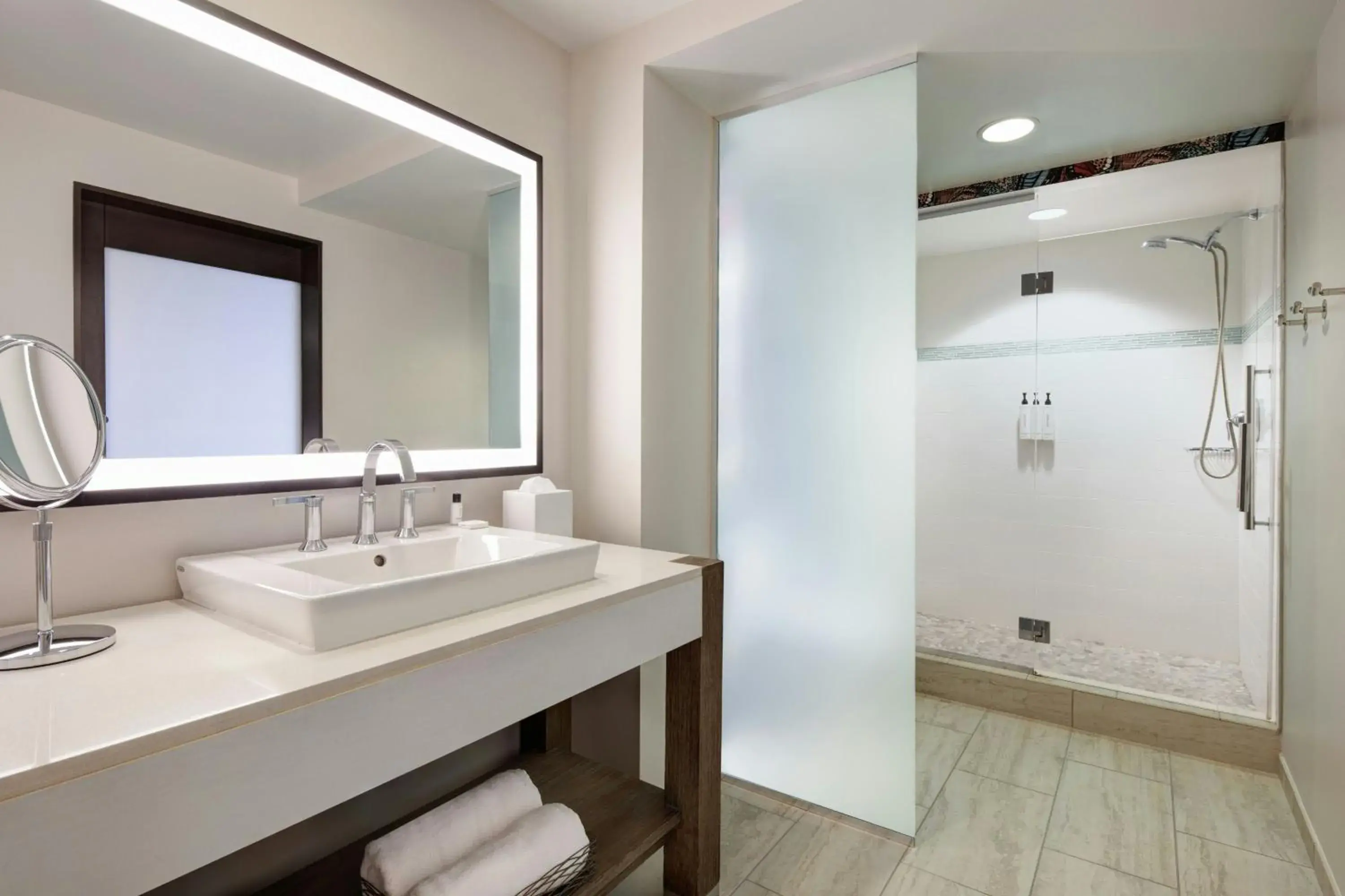 Bathroom in Hotel Tonnelle New Orleans, a Tribute Portfolio Hotel Bathroom in Hotel Tonnelle New Orleans, a Tribute Portfolio Hotel