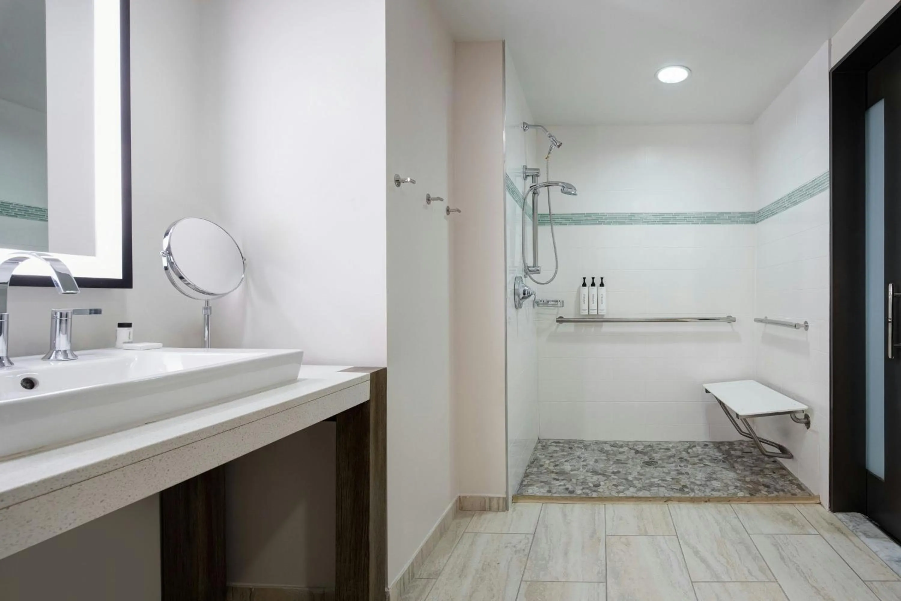 Bathroom in Hotel Tonnelle New Orleans, a Tribute Portfolio Hotel