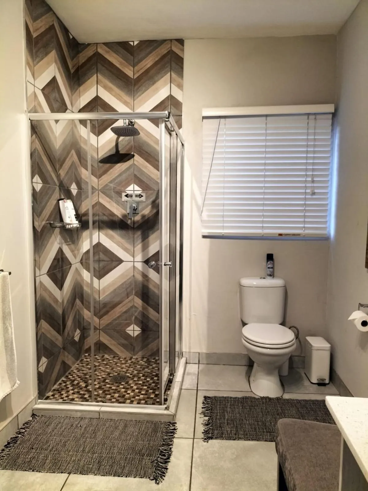 Shower in Hadeda Hall