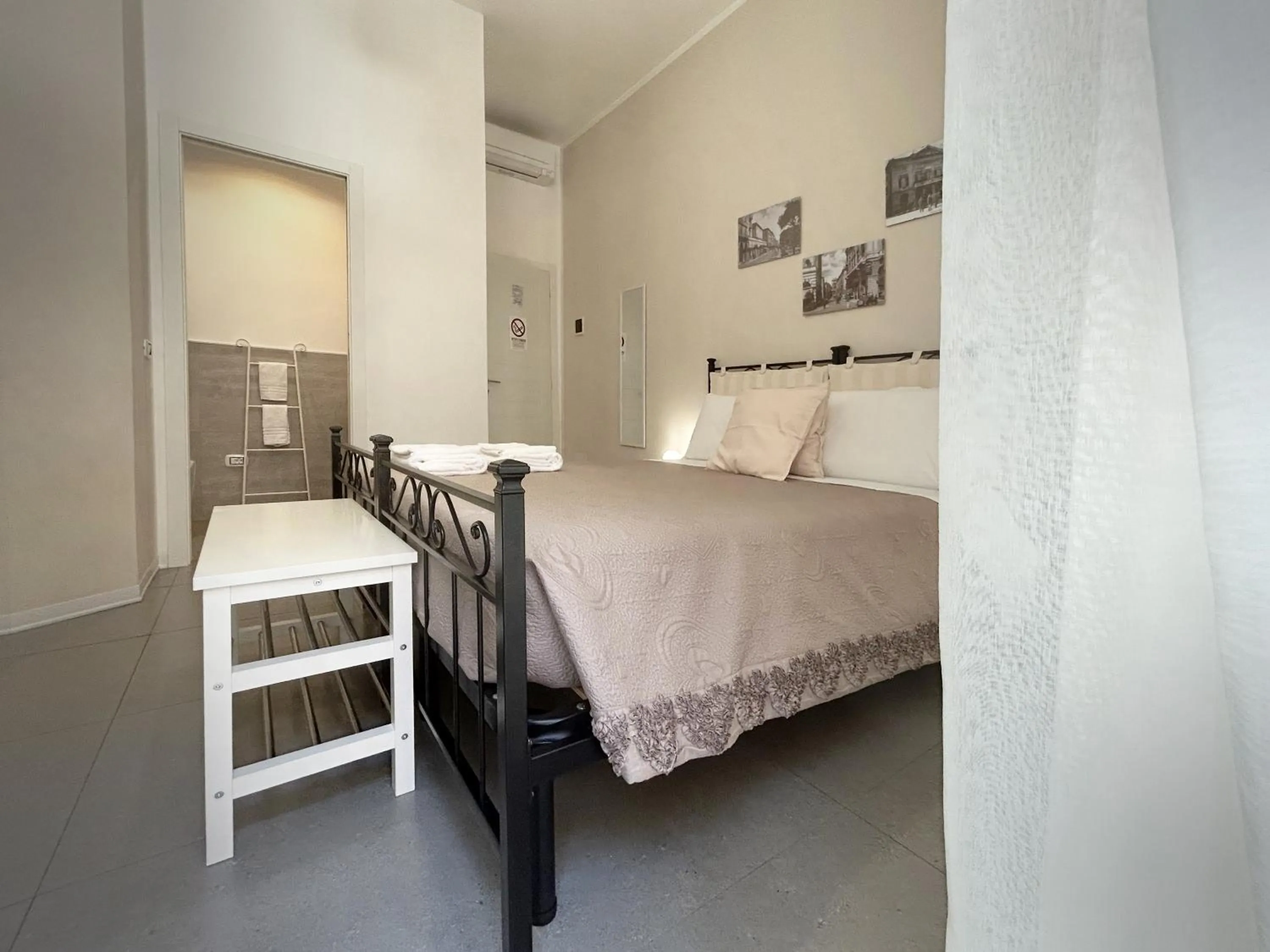 Bed in Affittacamere Everest