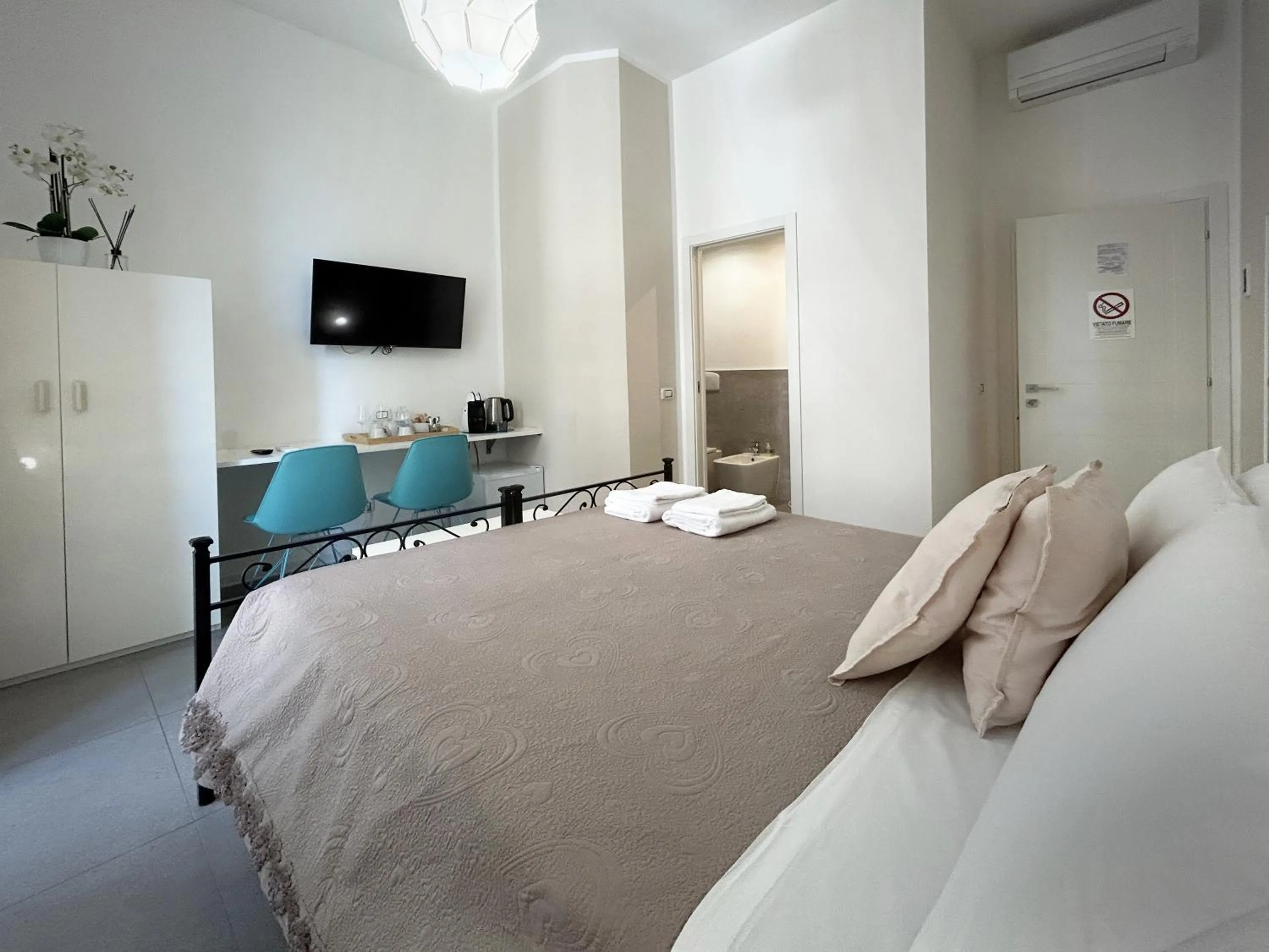 TV and multimedia, Bed in Affittacamere Everest