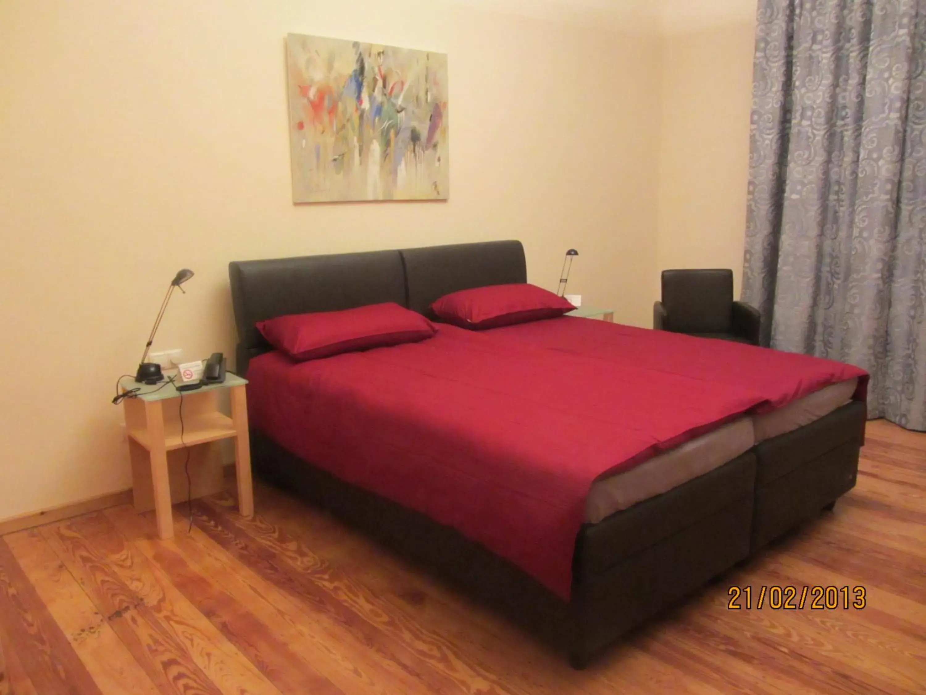 Large Double Room - single occupancy in Exklusive Gästezimmer Landau Large Double Room - single occupancy in Exklusive Gästezimmer Landau