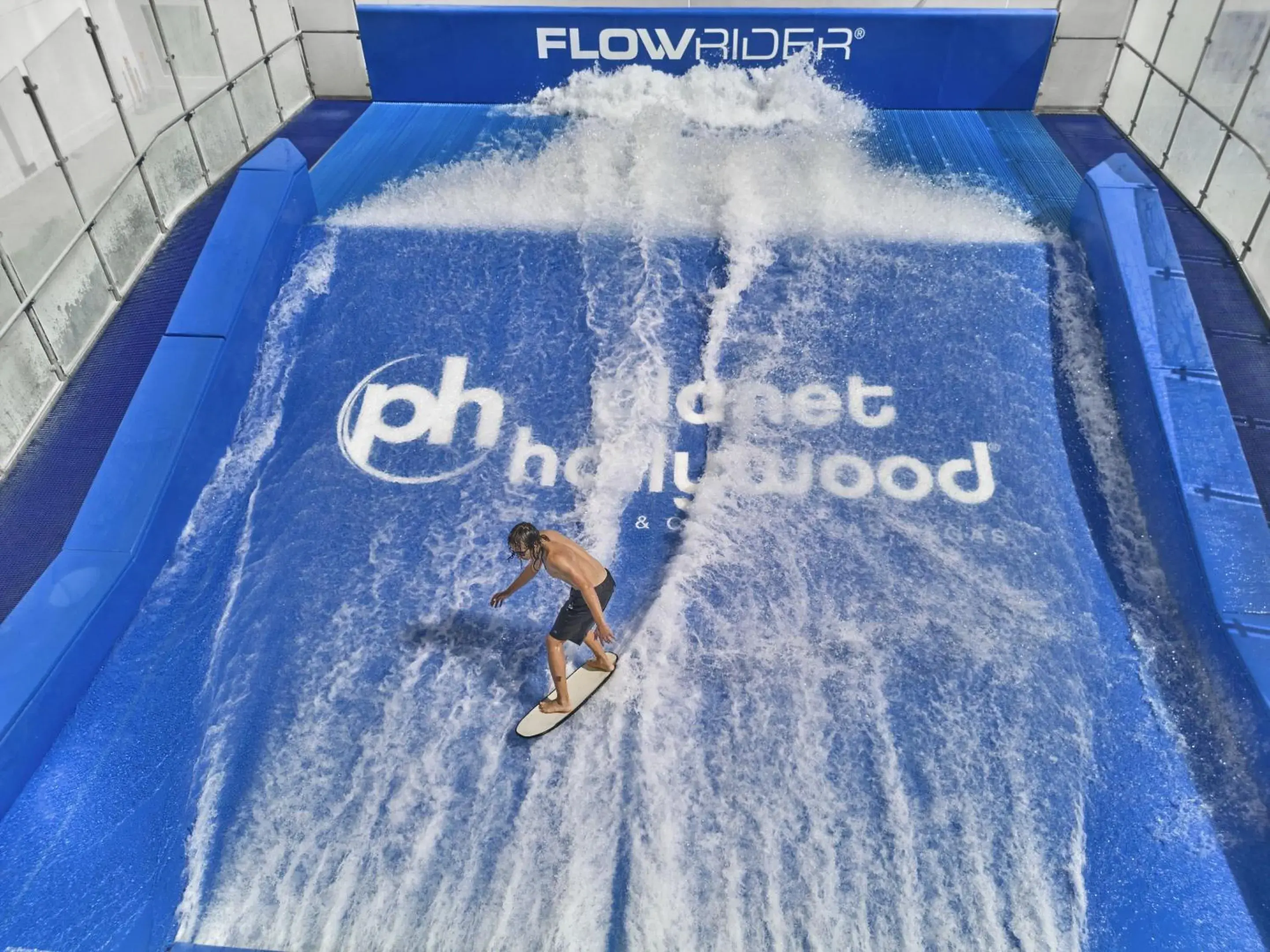 Swimming pool in Planet Hollywood Resort & Casino Swimming pool in Planet Hollywood Resort & Casino