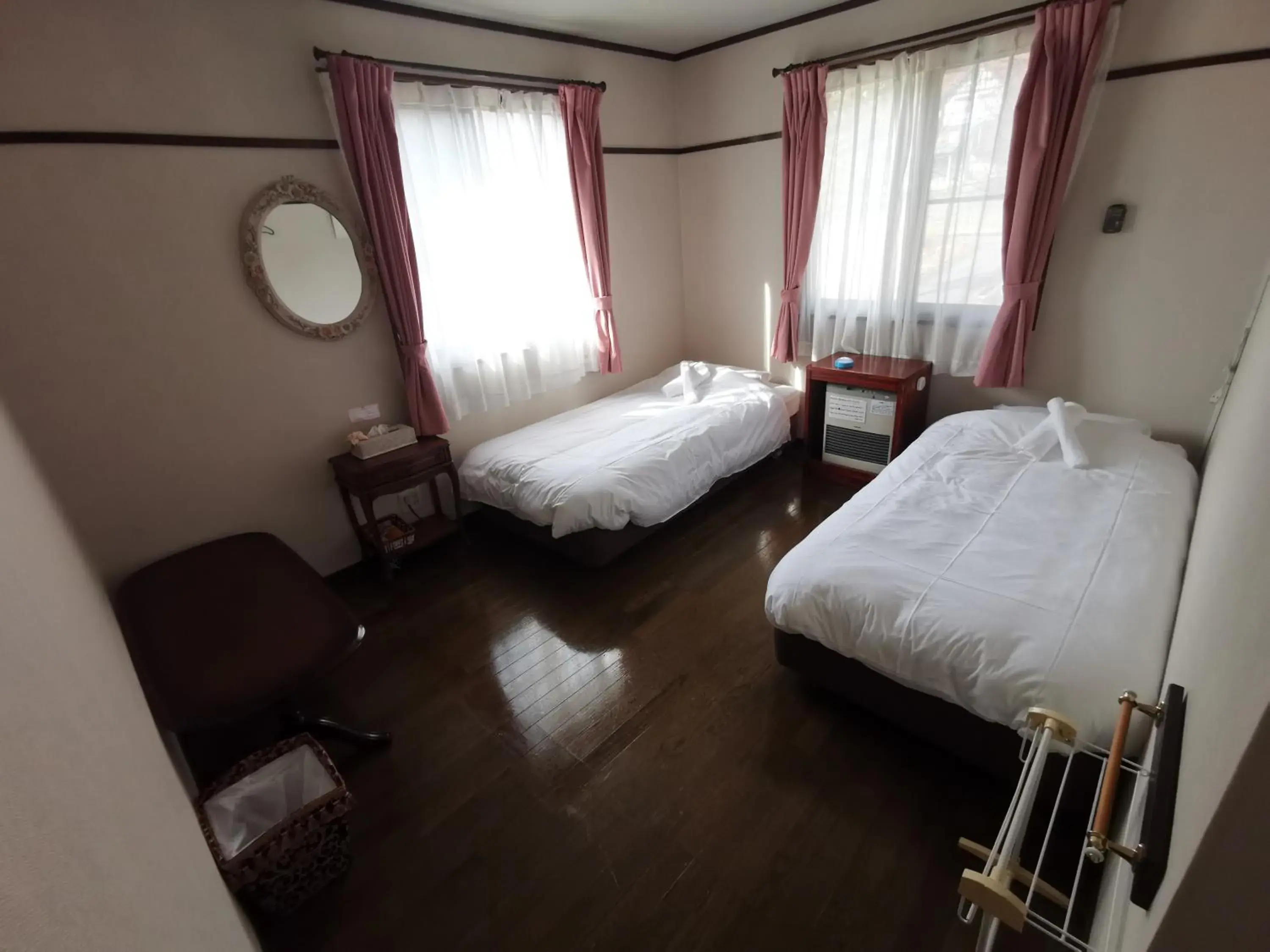Twin Room with Bath in Hakuba Powder Republic Twin Room with Bath in Hakuba Powder Republic