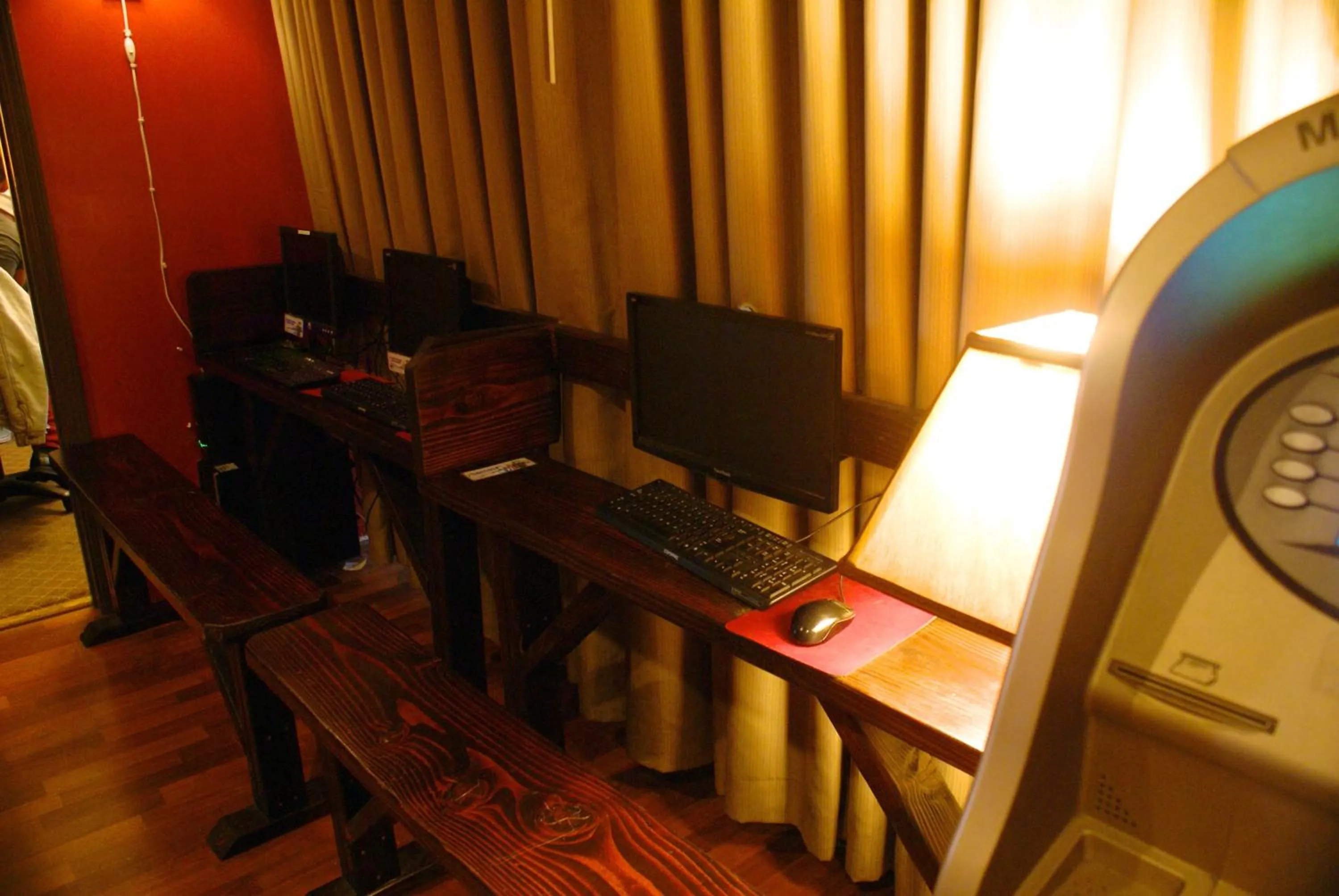 Business facilities in Adelaide Hostel