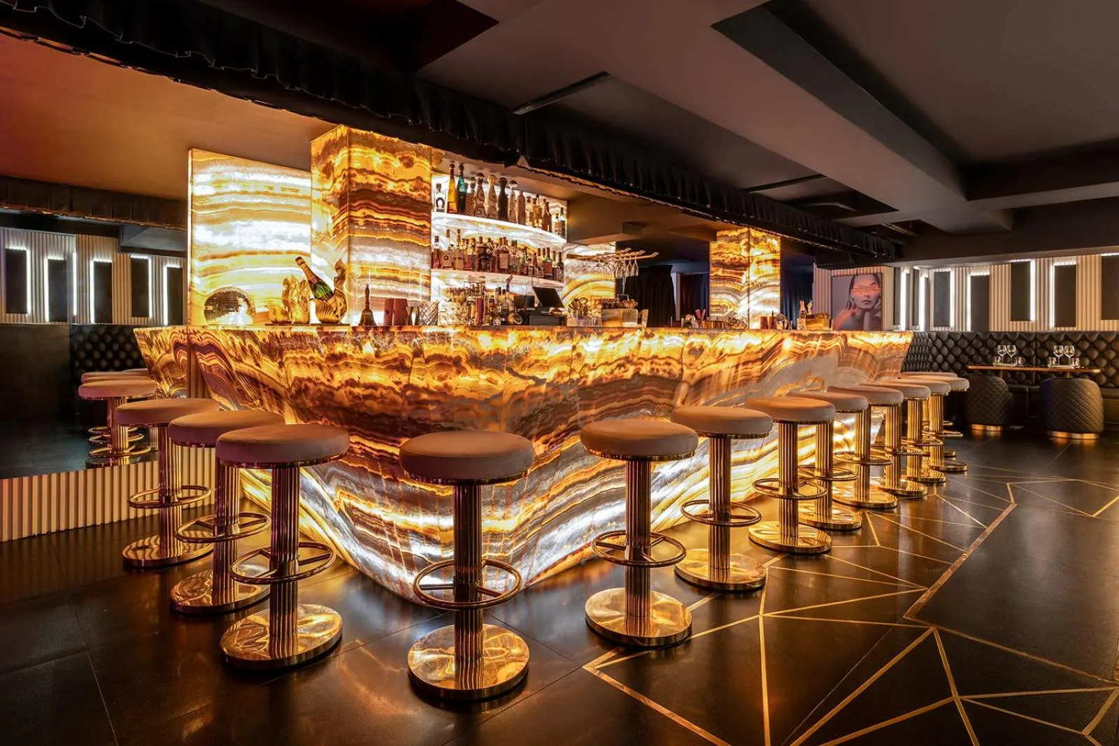 Restaurant/places to eat in Life Hotel New York