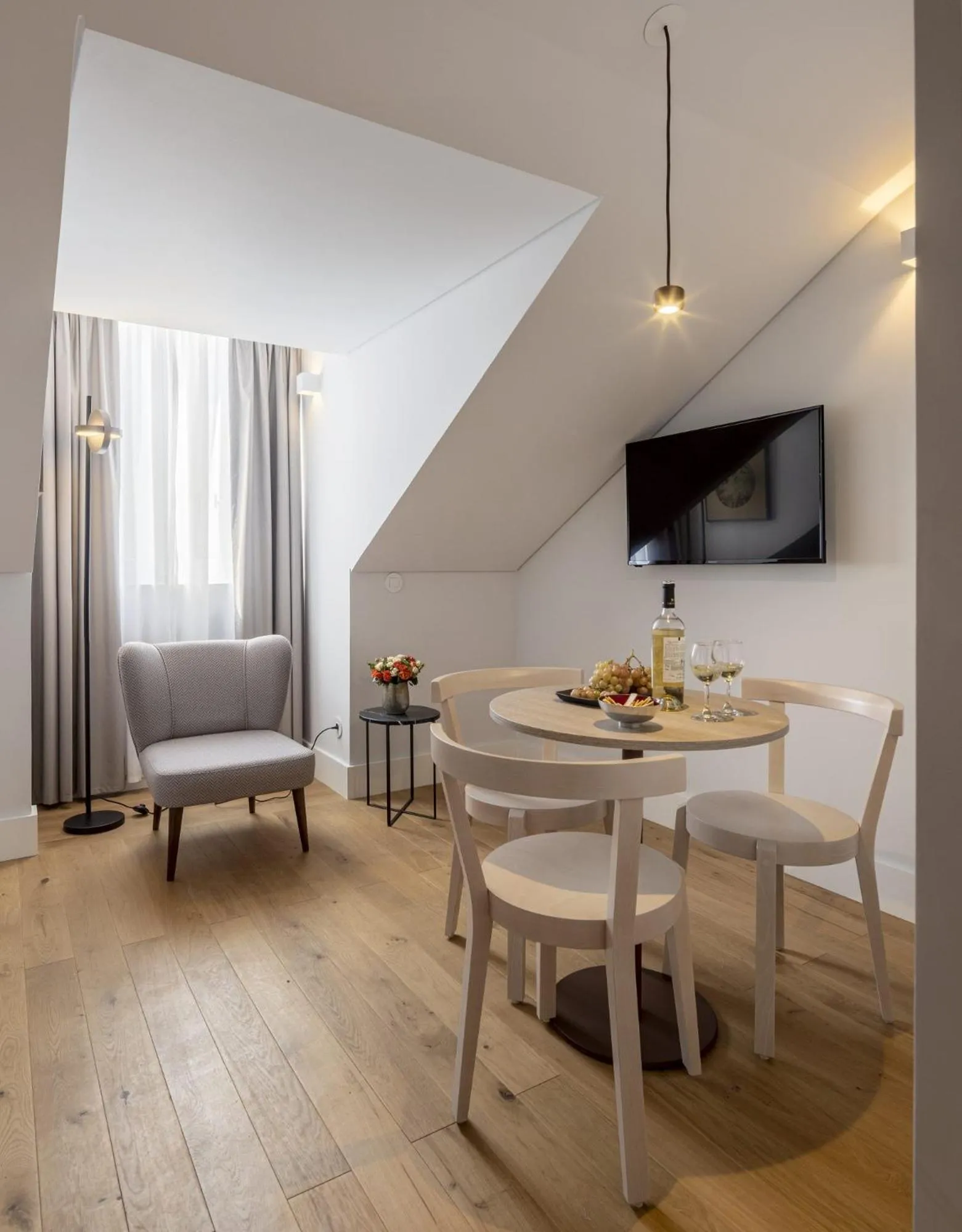 Dining area in Lisbon Serviced Apartments - Madalena