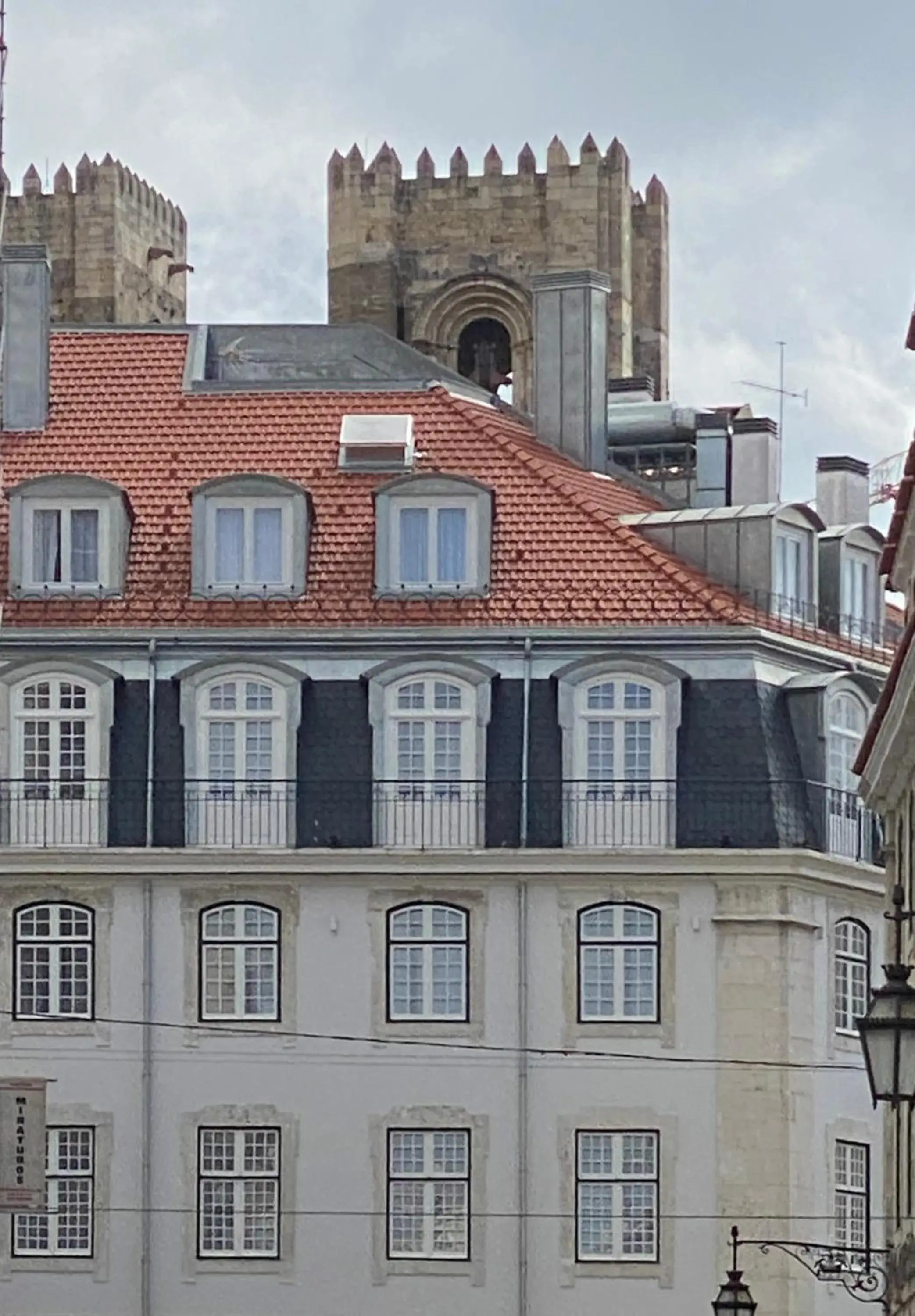 Property building in Lisbon Serviced Apartments - Madalena Property building in Lisbon Serviced Apartments - Madalena