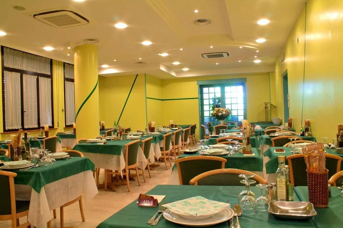 Restaurant/places to eat in Albergo Martini