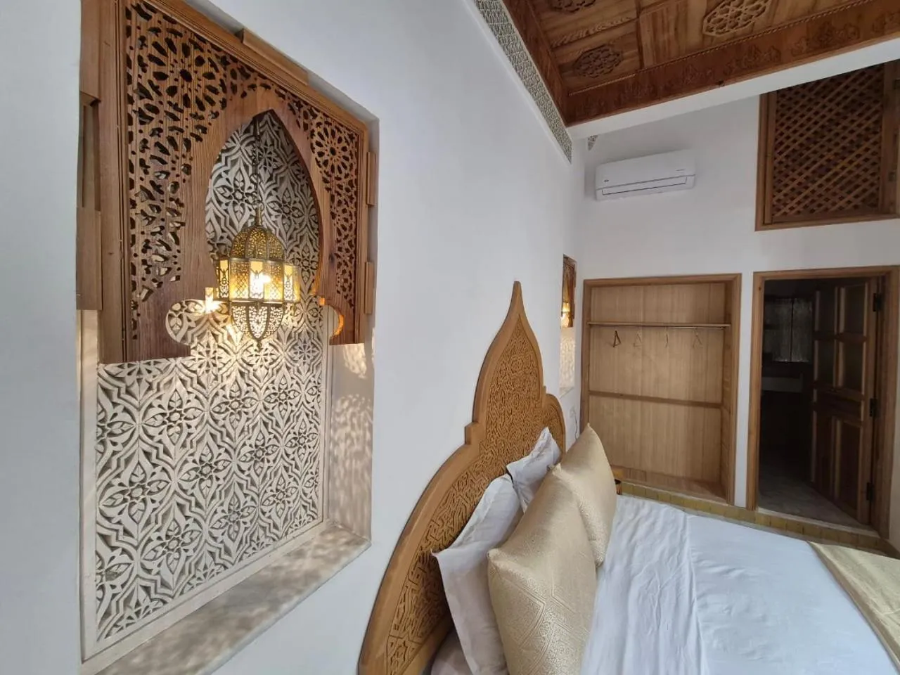 Decorative detail, Bed in Riad Rasia