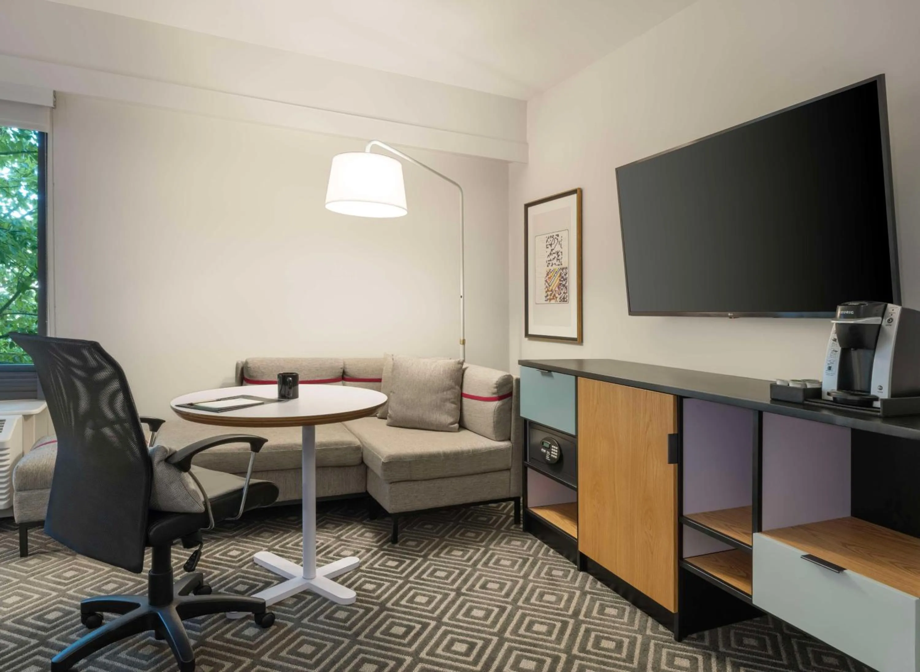 Bedroom in Freepoint Hotel Cambridge, Tapestry Collection by Hilton