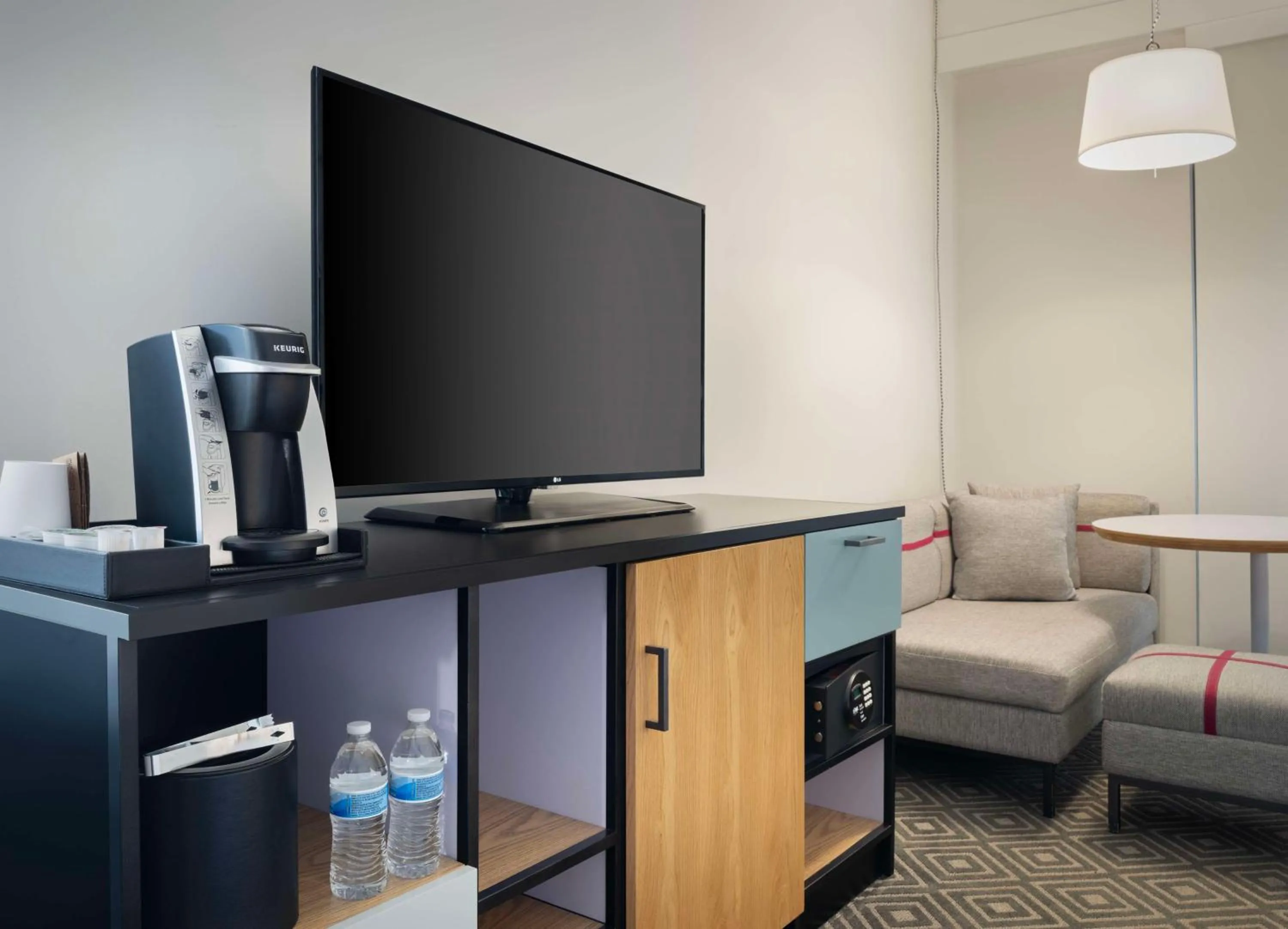 Living room in Freepoint Hotel Cambridge, Tapestry Collection by Hilton