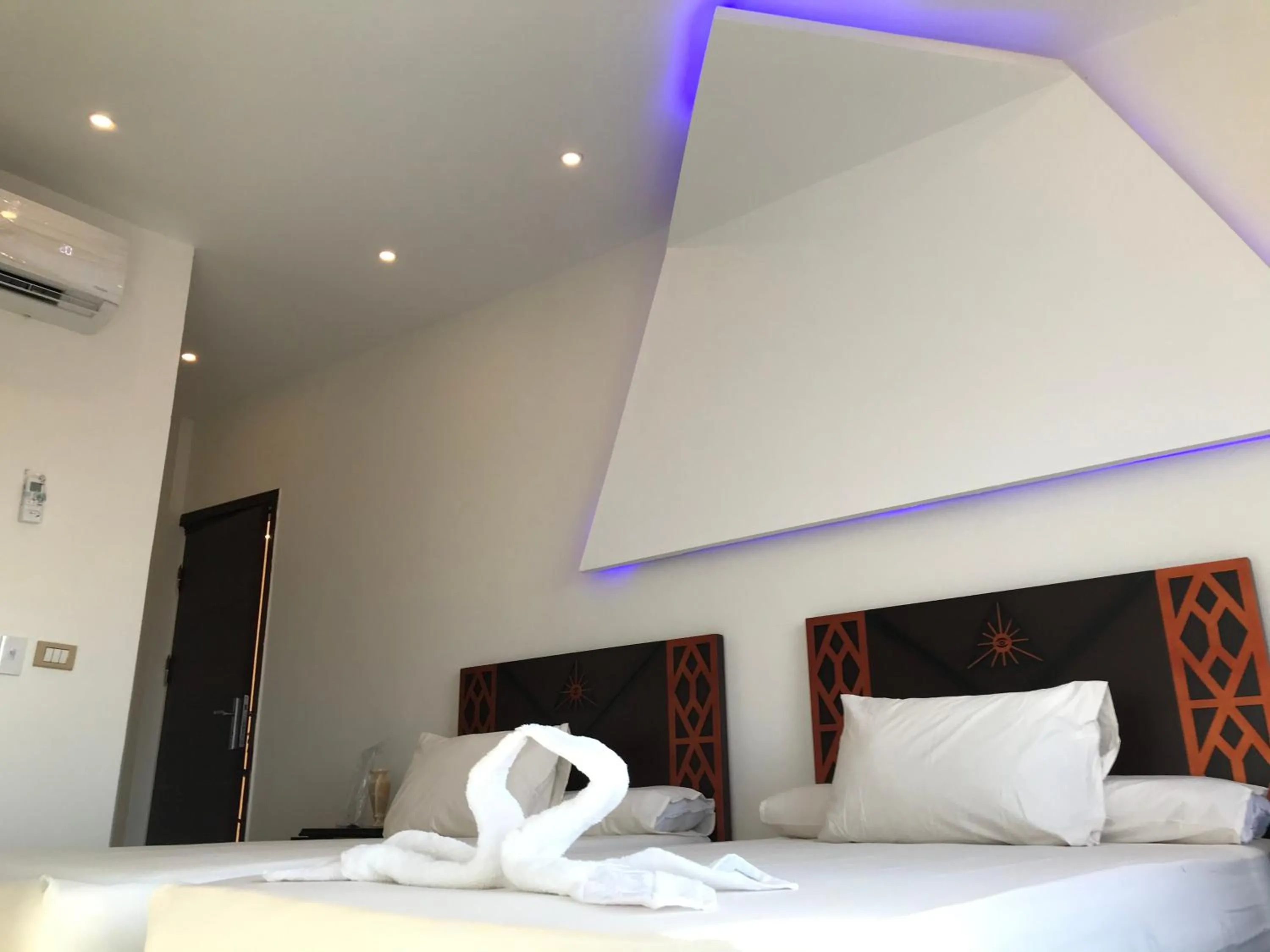 Bed in Sahara Pyramids Inn