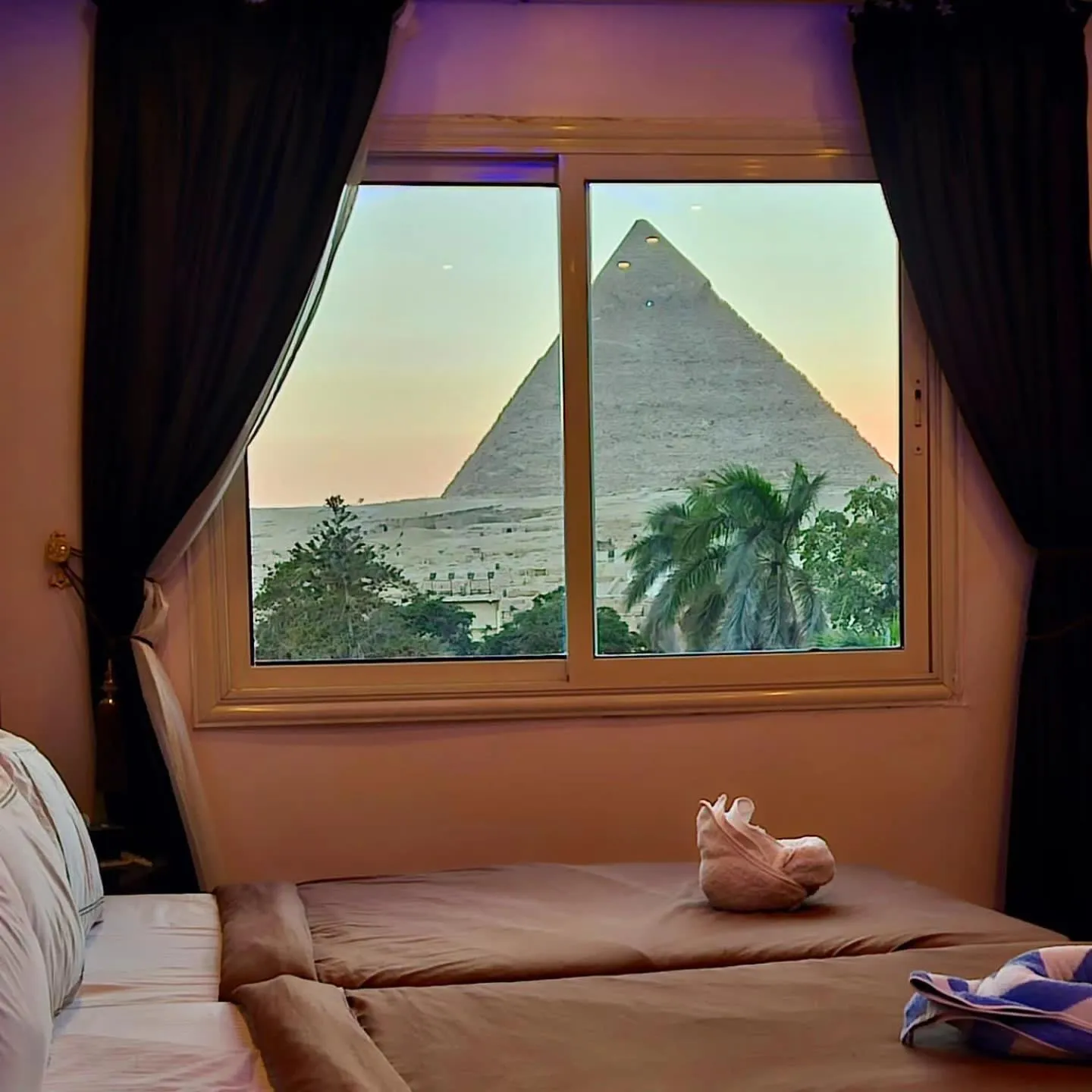 Deluxe Double Room with Window and Pyramids View - single occupancy in Sahara Pyramids Inn