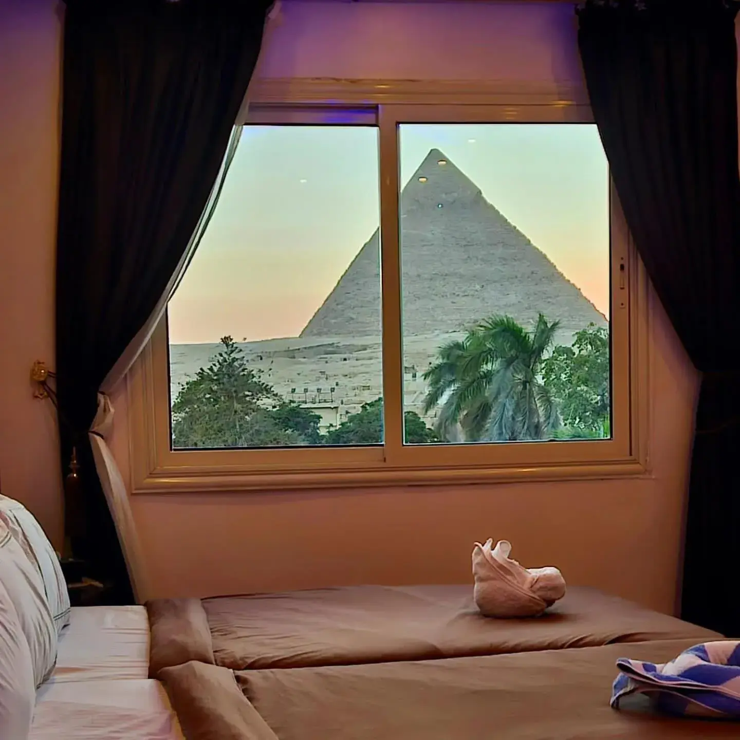 Deluxe Double Room with Window and Pyramids View - single occupancy in Sahara Pyramids Inn Deluxe Double Room with Window and Pyramids View - single occupancy in Sahara Pyramids Inn