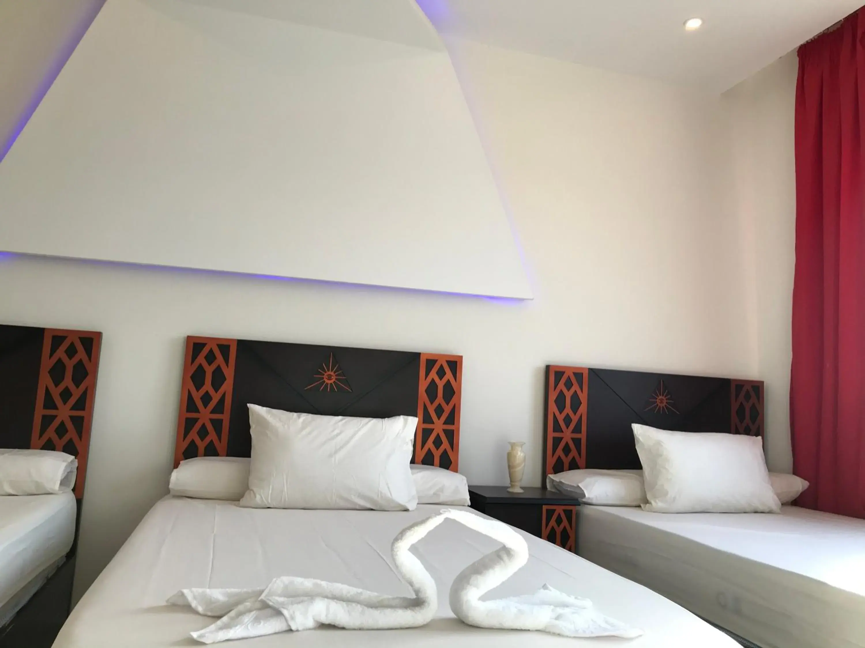 Deluxe Triple Room With Pyramids View - single occupancy in Sahara Pyramids Inn Deluxe Triple Room With Pyramids View - single occupancy in Sahara Pyramids Inn