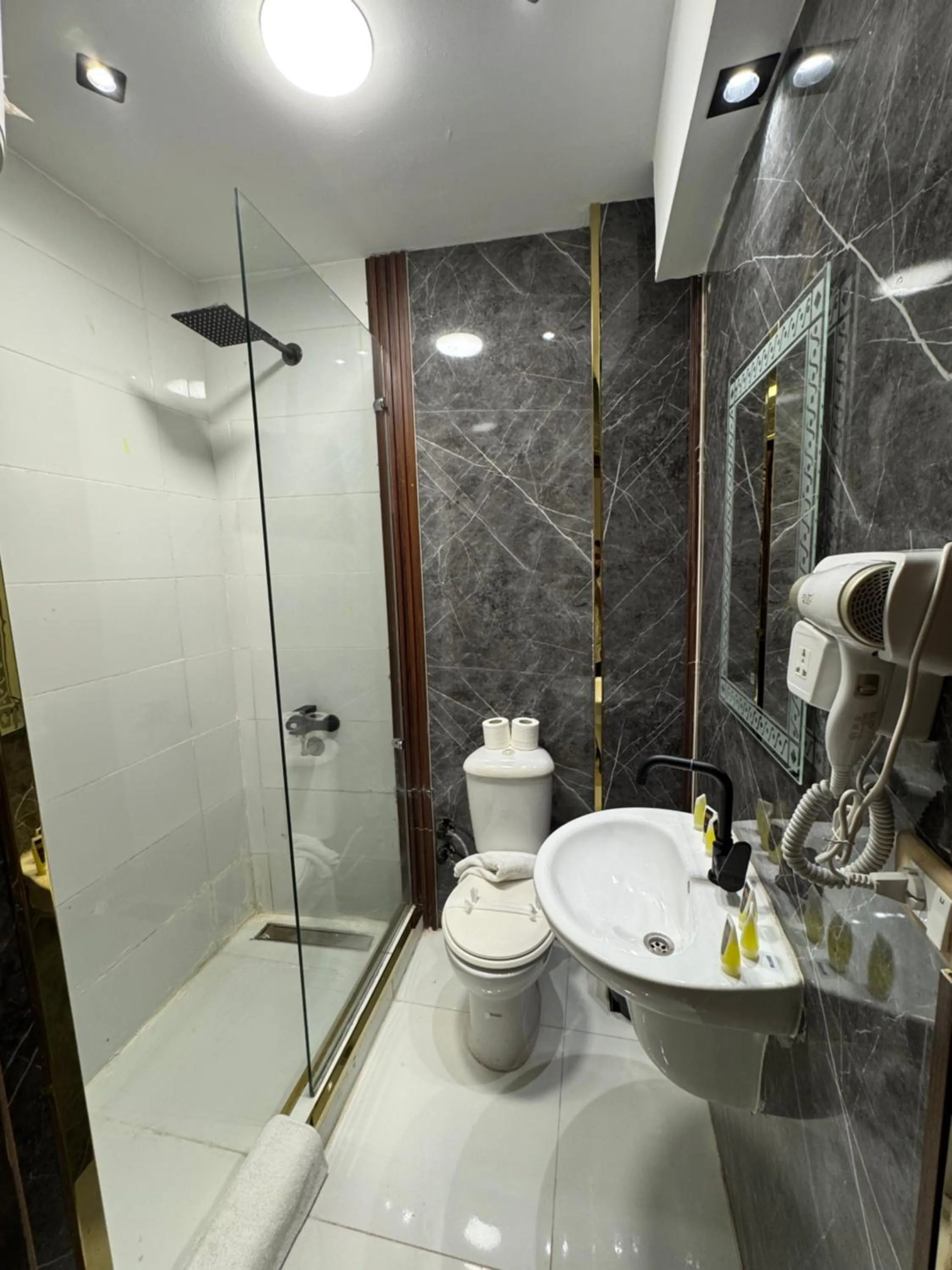 Shower in Sahara Pyramids Inn