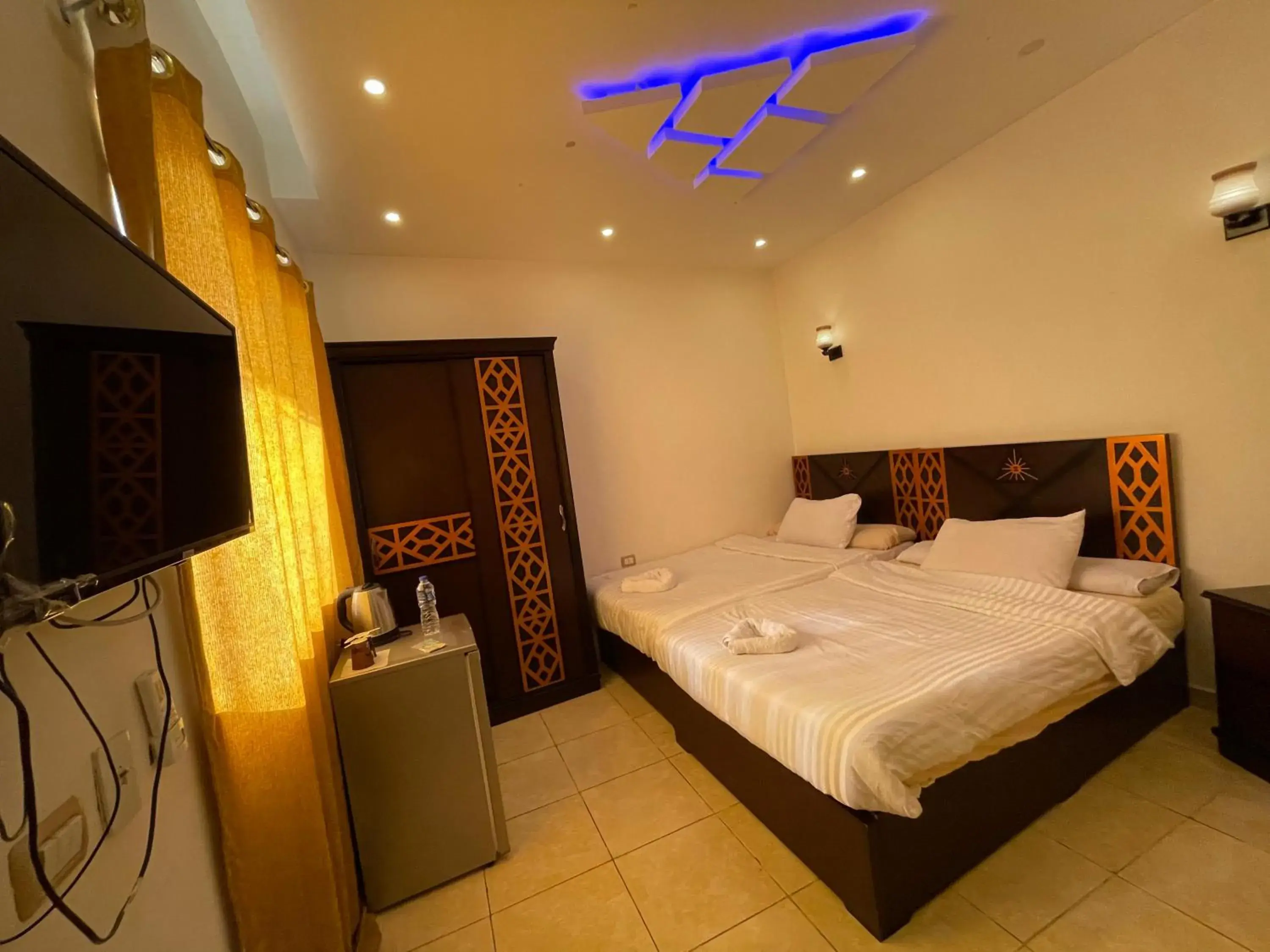 Double Room with Mountain View in Sahara Pyramids Inn Double Room with Mountain View in Sahara Pyramids Inn