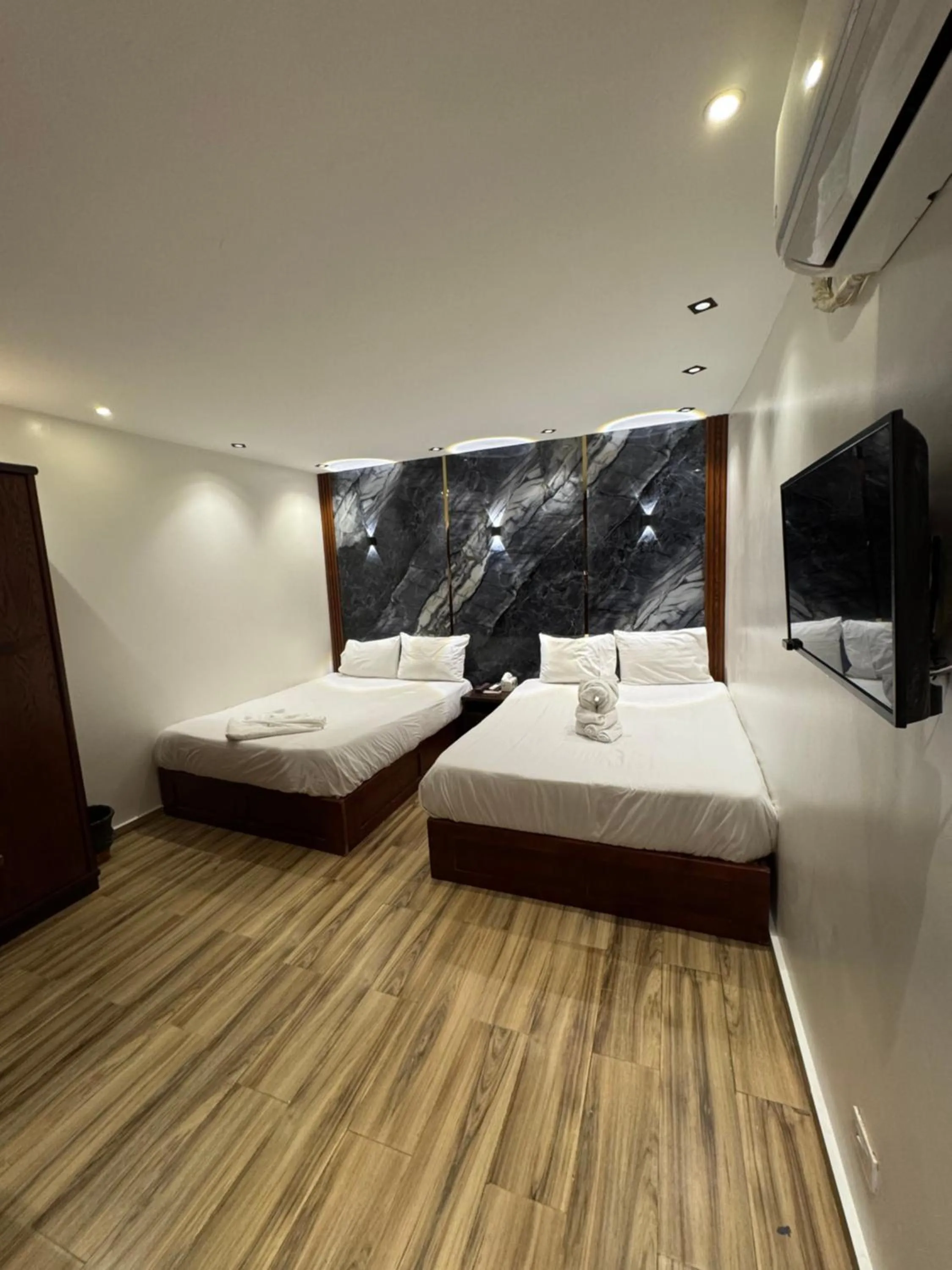 Bed in Sahara Pyramids Inn